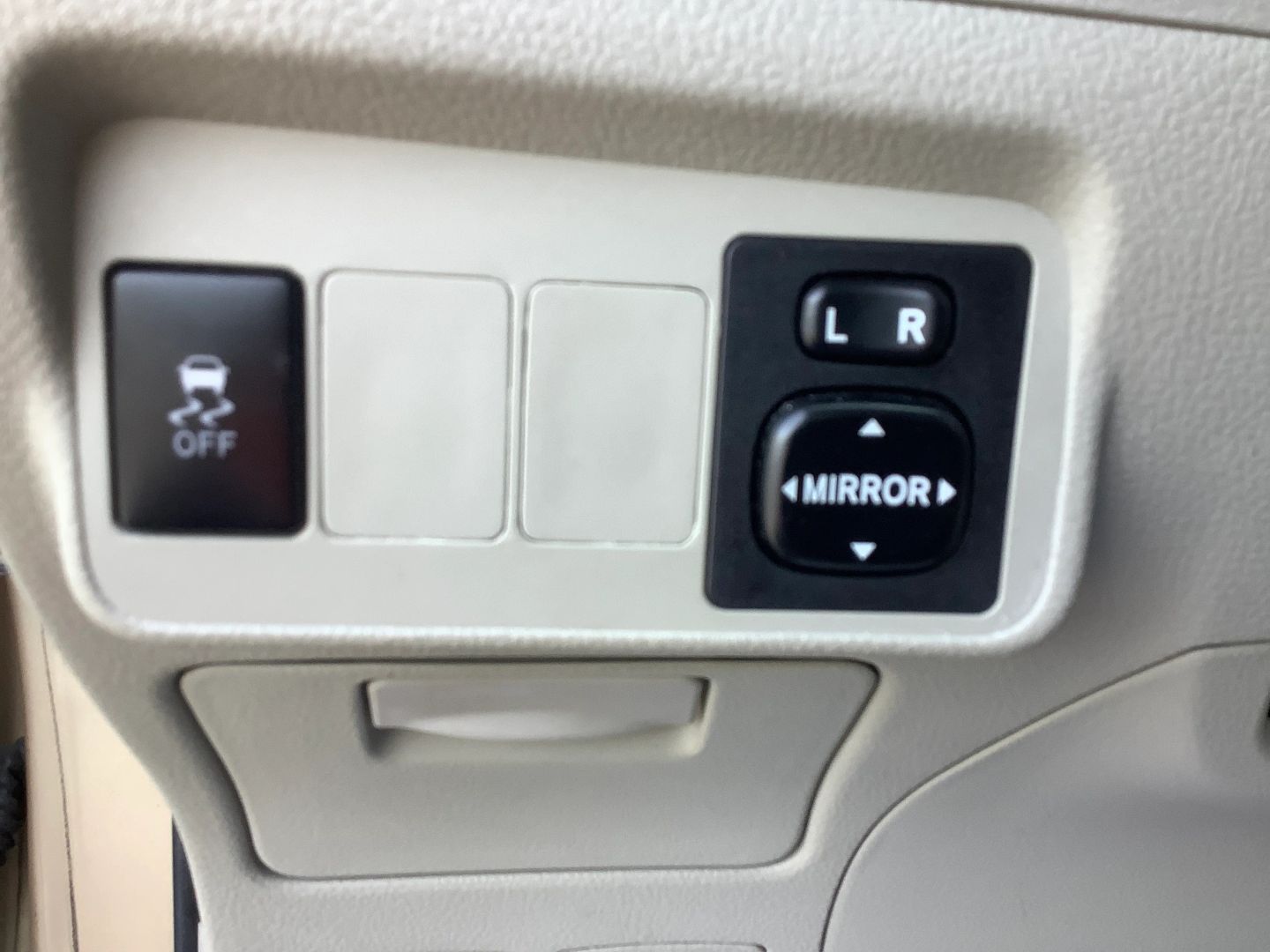 2011 Toyota Corolla L photo 18