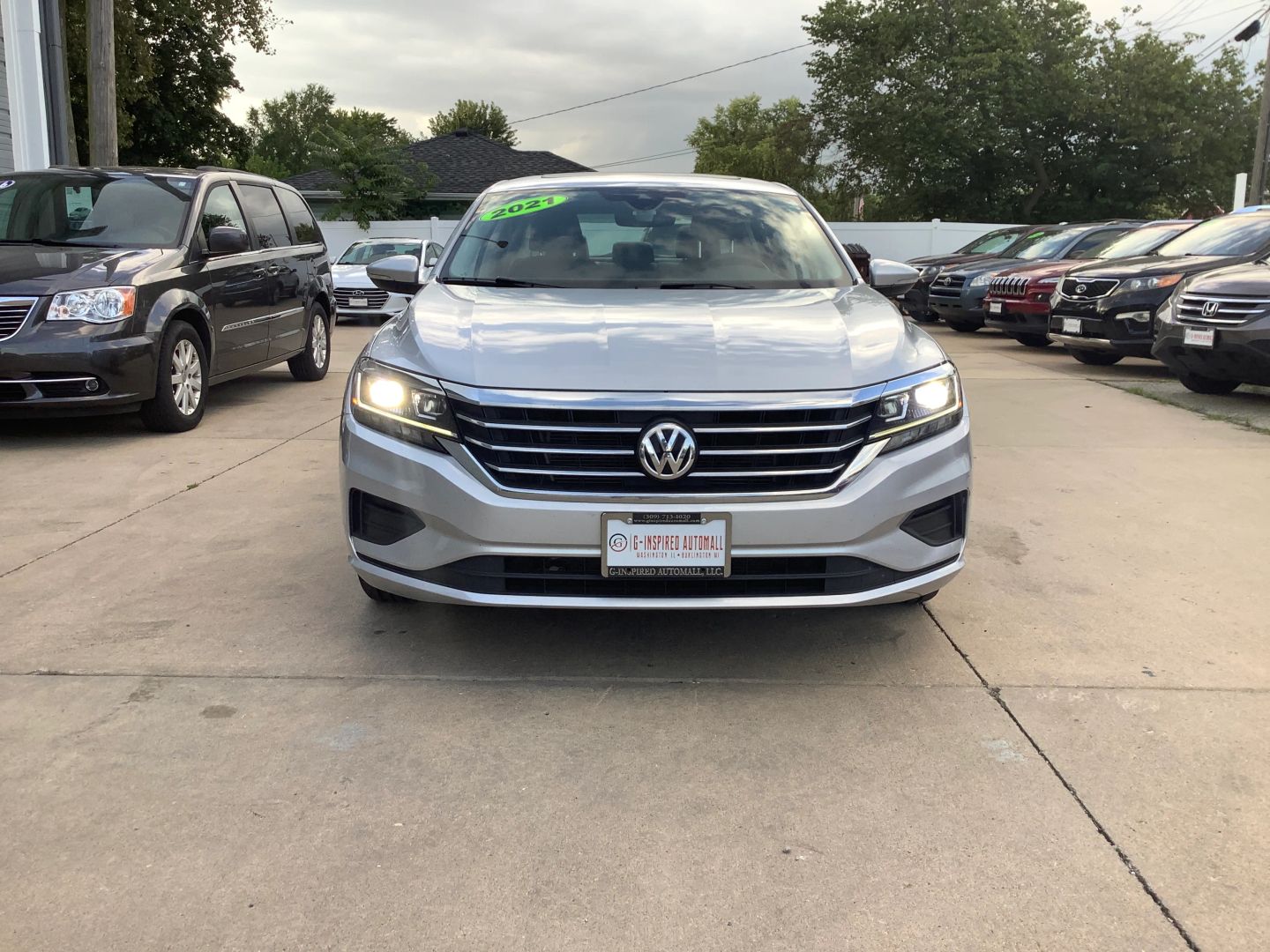 2021 Volkswagen Passat 2.0T SE photo 2