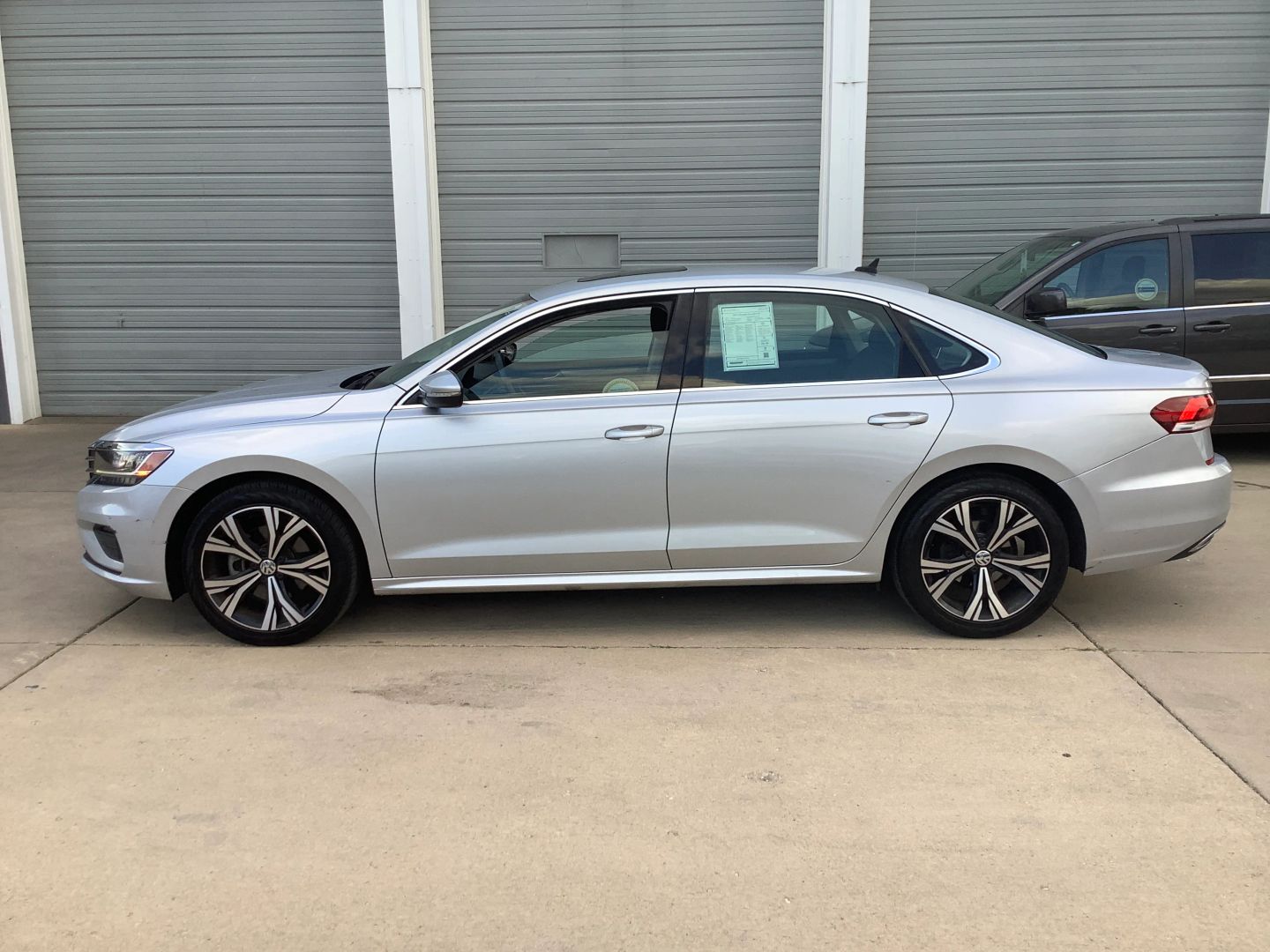 2021 Volkswagen Passat 2.0T SE photo 4