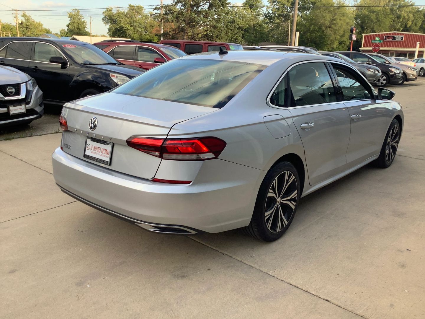 2021 Volkswagen Passat 2.0T SE photo 7