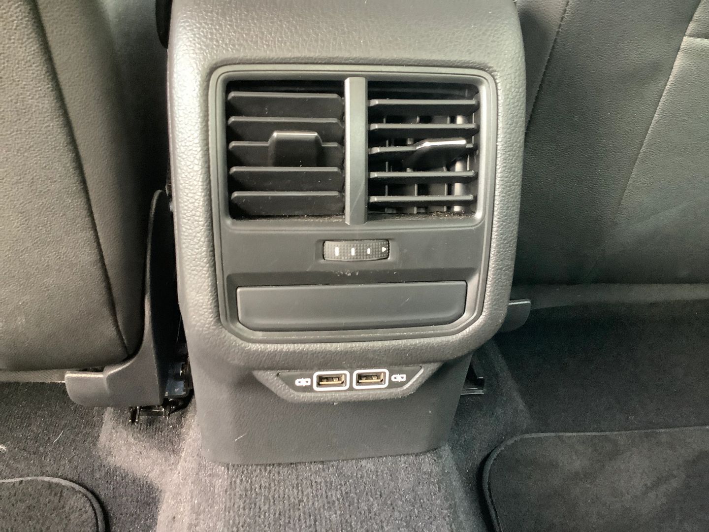 2021 Volkswagen Passat 2.0T SE photo 14