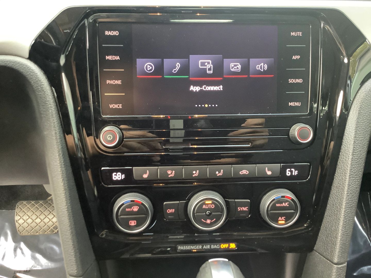 2021 Volkswagen Passat 2.0T SE photo 17