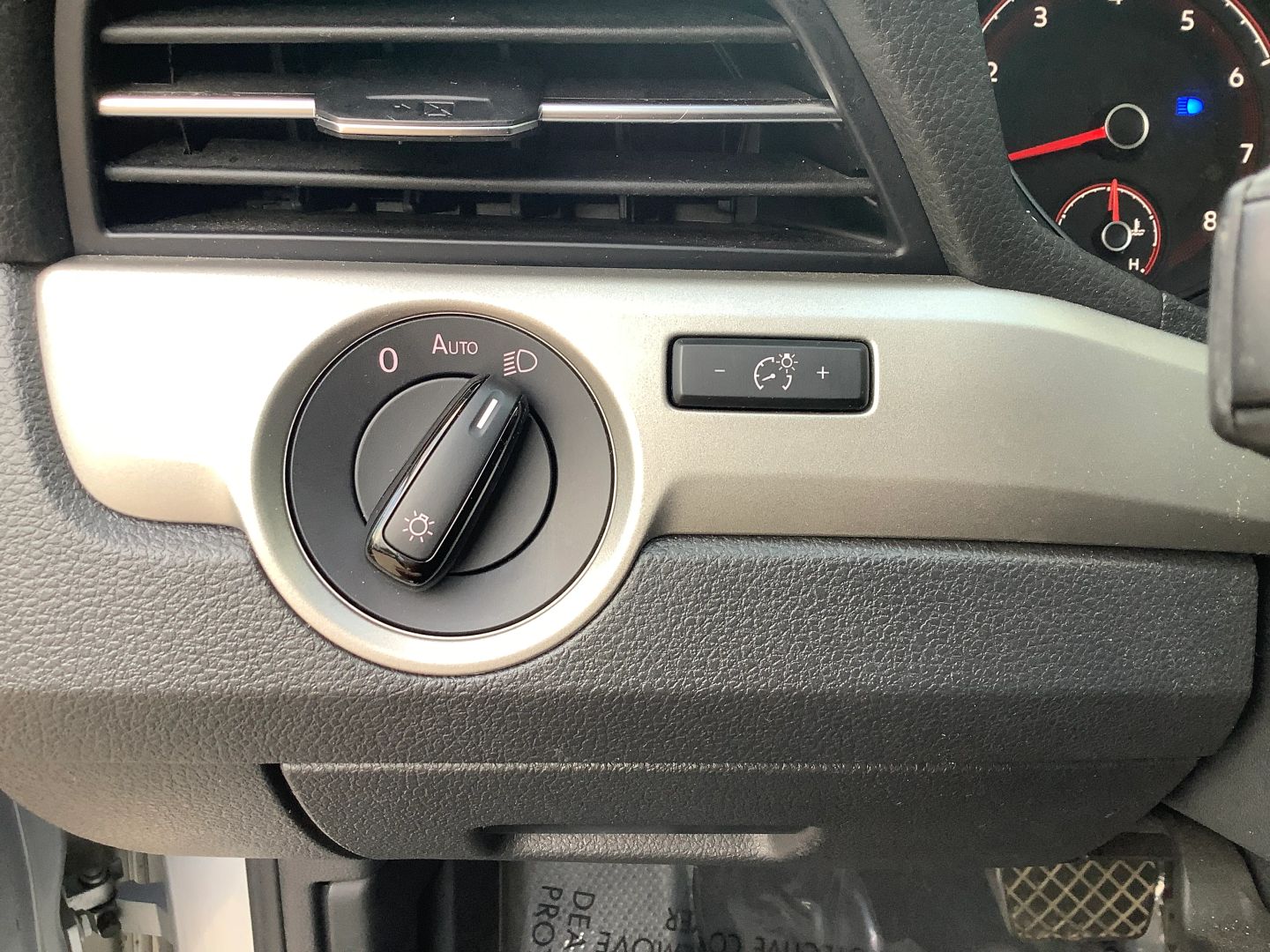 2021 Volkswagen Passat 2.0T SE photo 22
