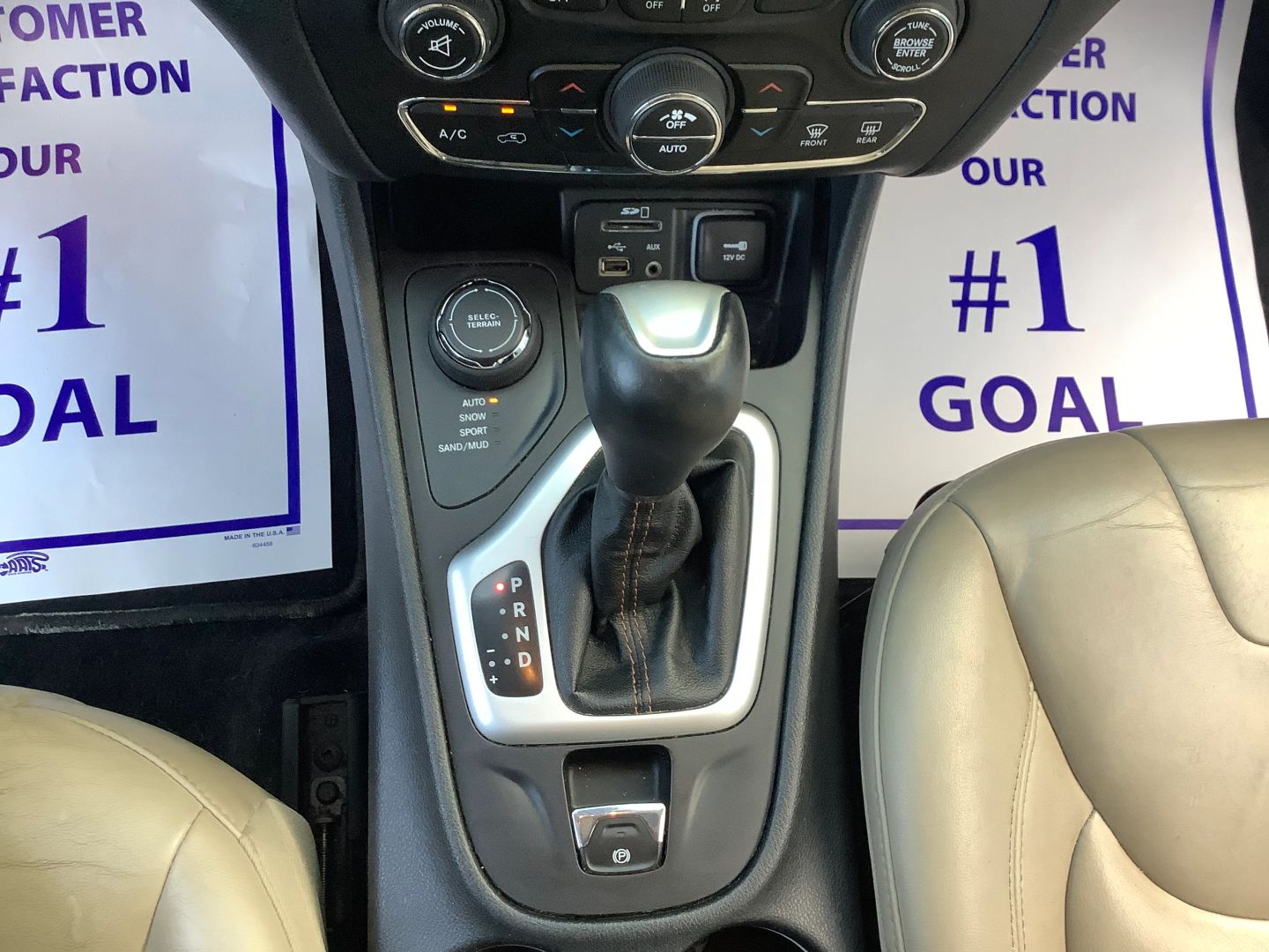 2015 Jeep Cherokee Limited photo 17
