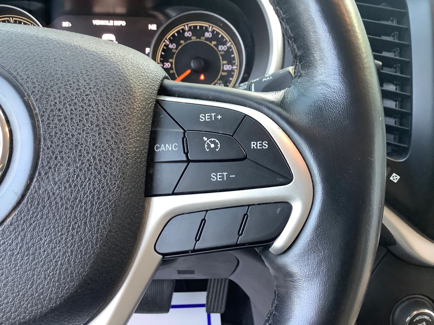 2015 Jeep Cherokee Limited photo 19