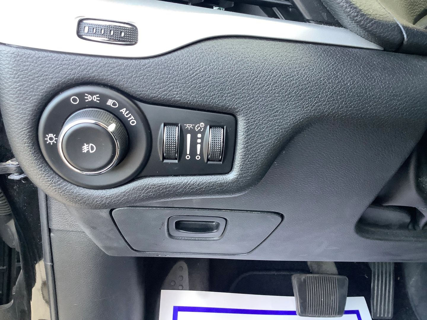2015 Jeep Cherokee Limited photo 21