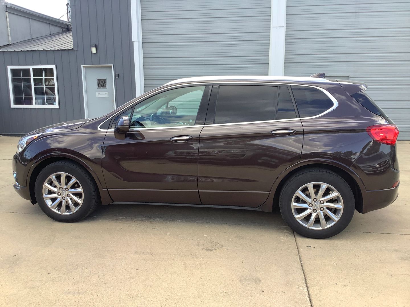 2020 Buick Envision Essence photo 2