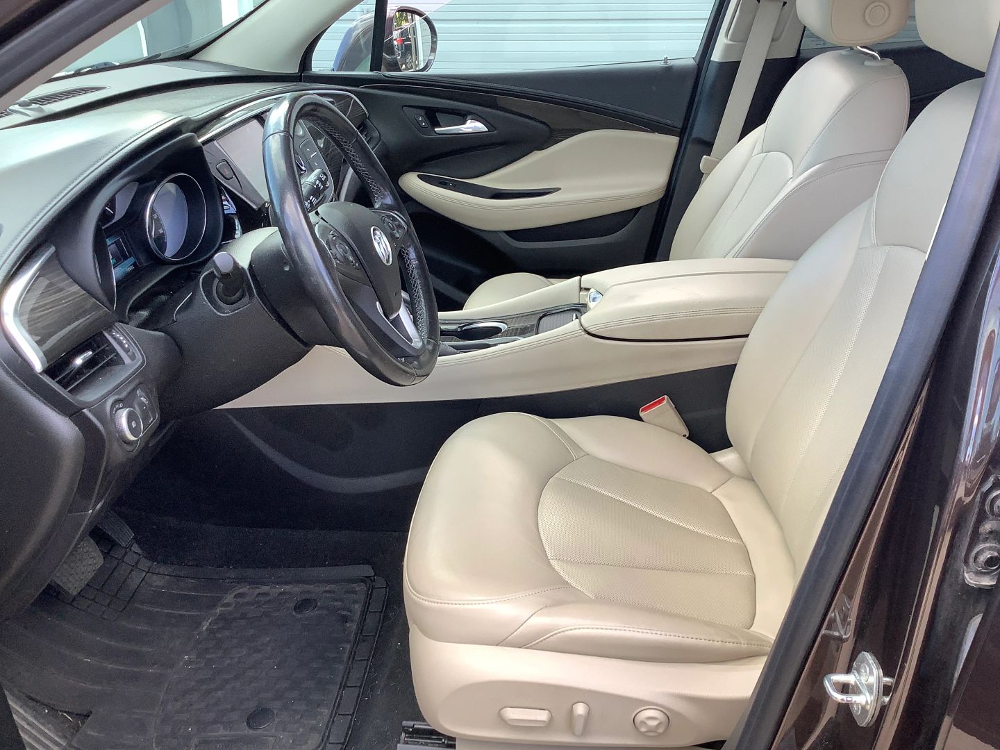 2020 Buick Envision Essence photo 10
