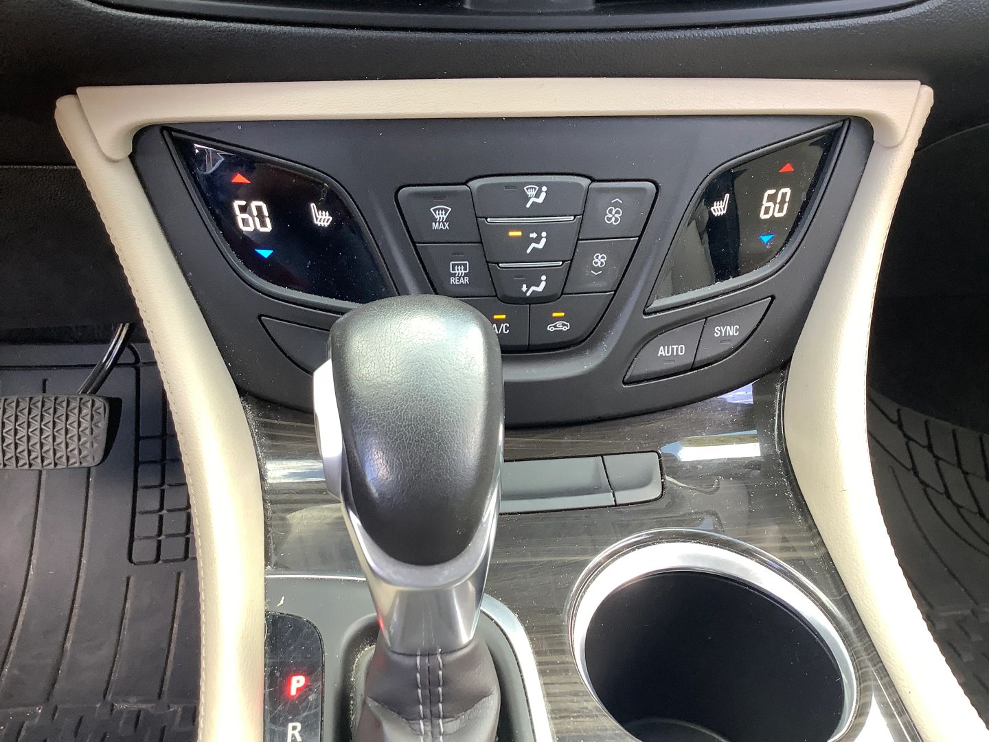 2020 Buick Envision Essence photo 14
