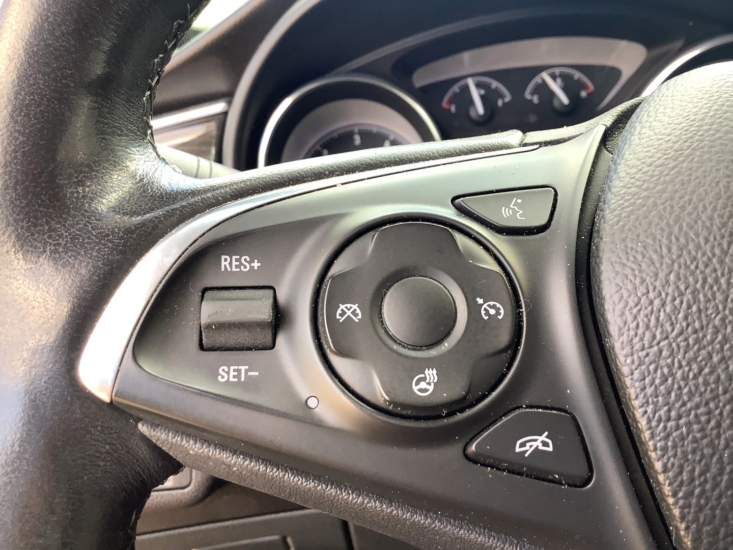 2020 Buick Envision Essence photo 18