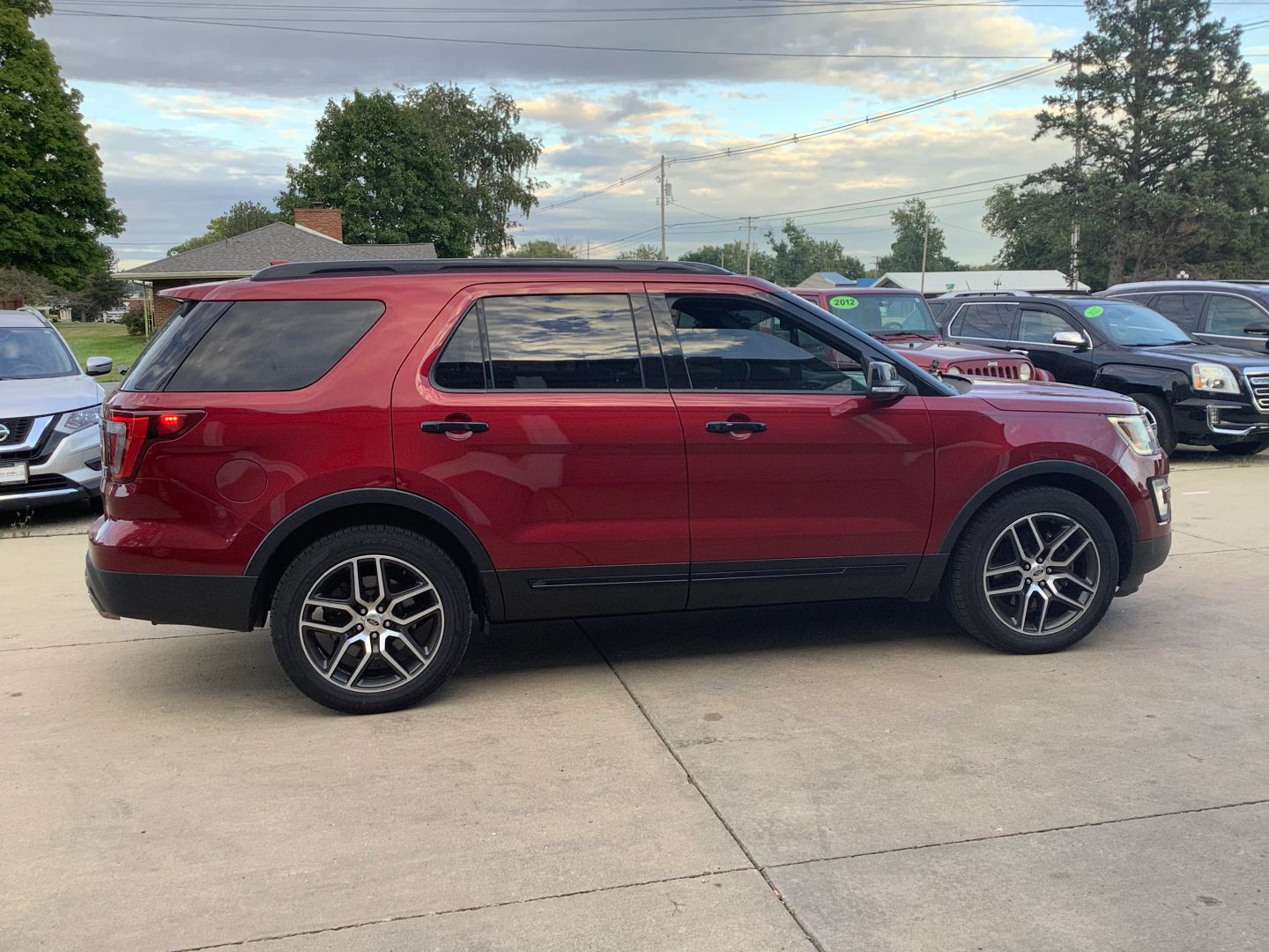 2017 Ford Explorer Sport photo 6