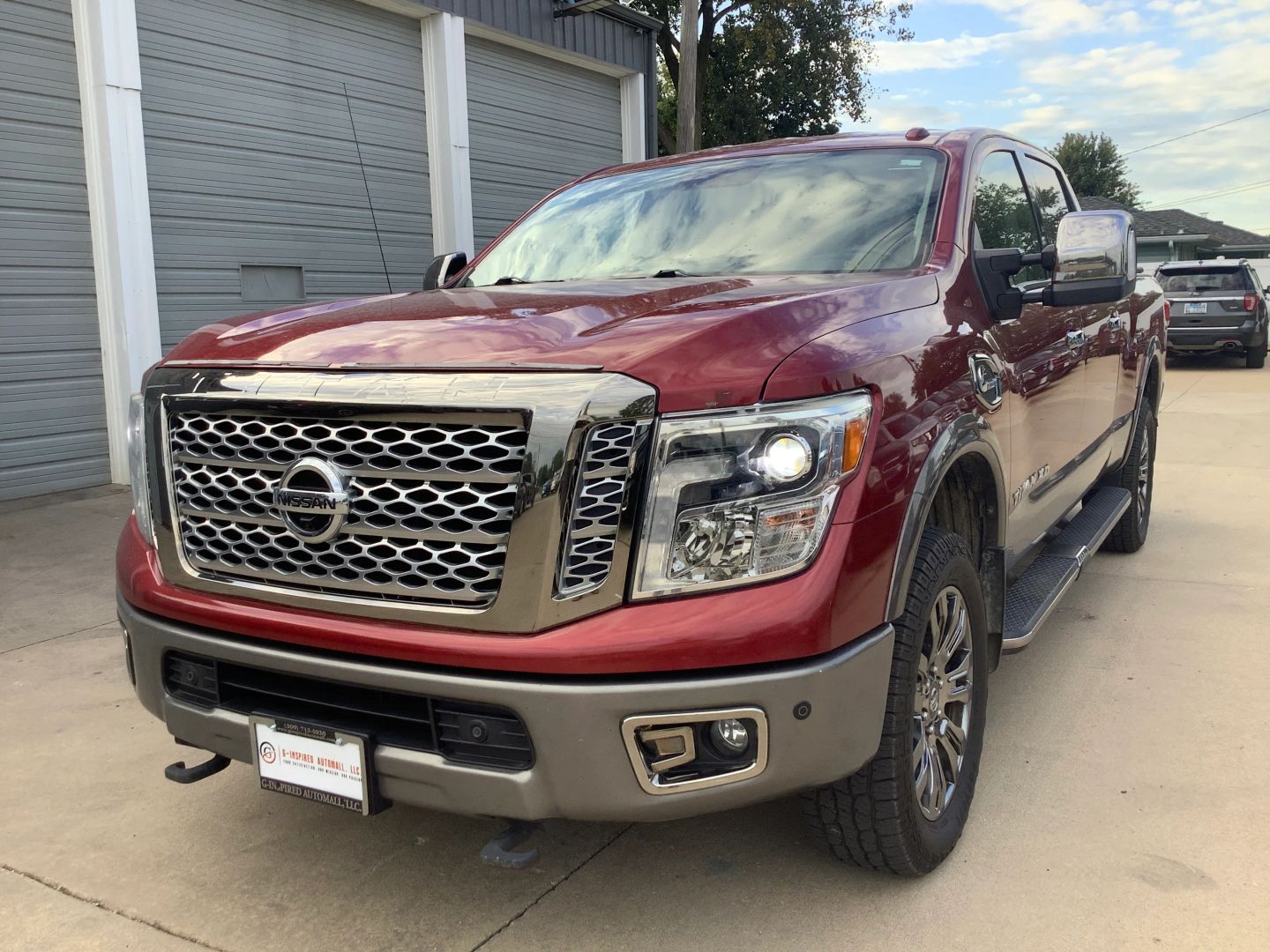 2017 Nissan Titan Platinum Reserve photo 3