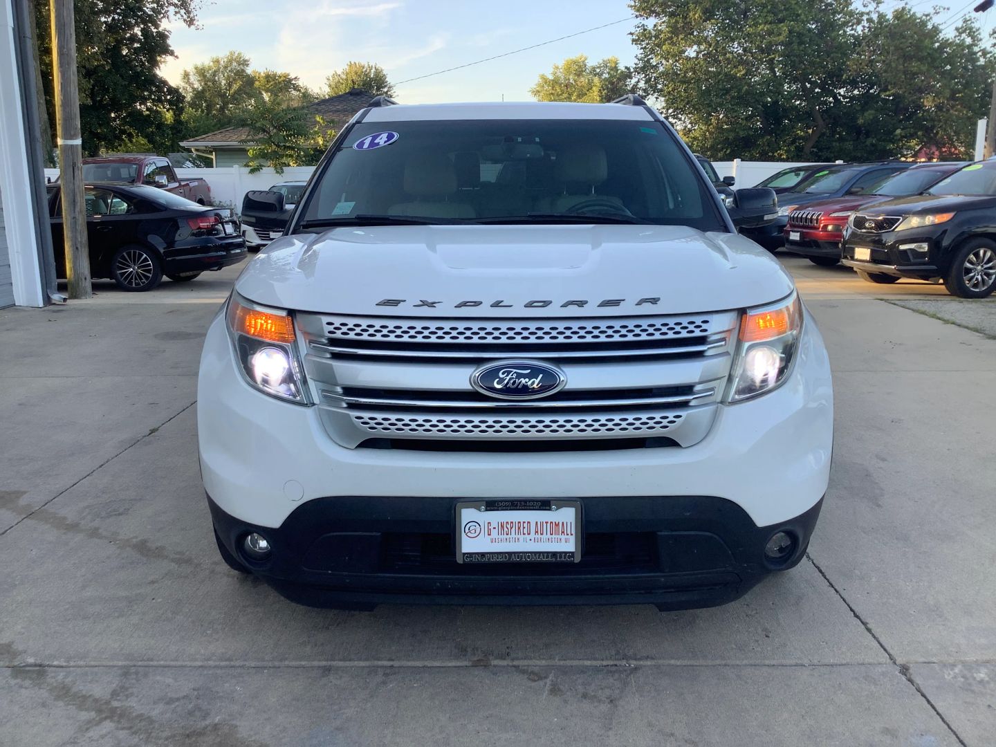 2014 Ford Explorer XLT photo 2