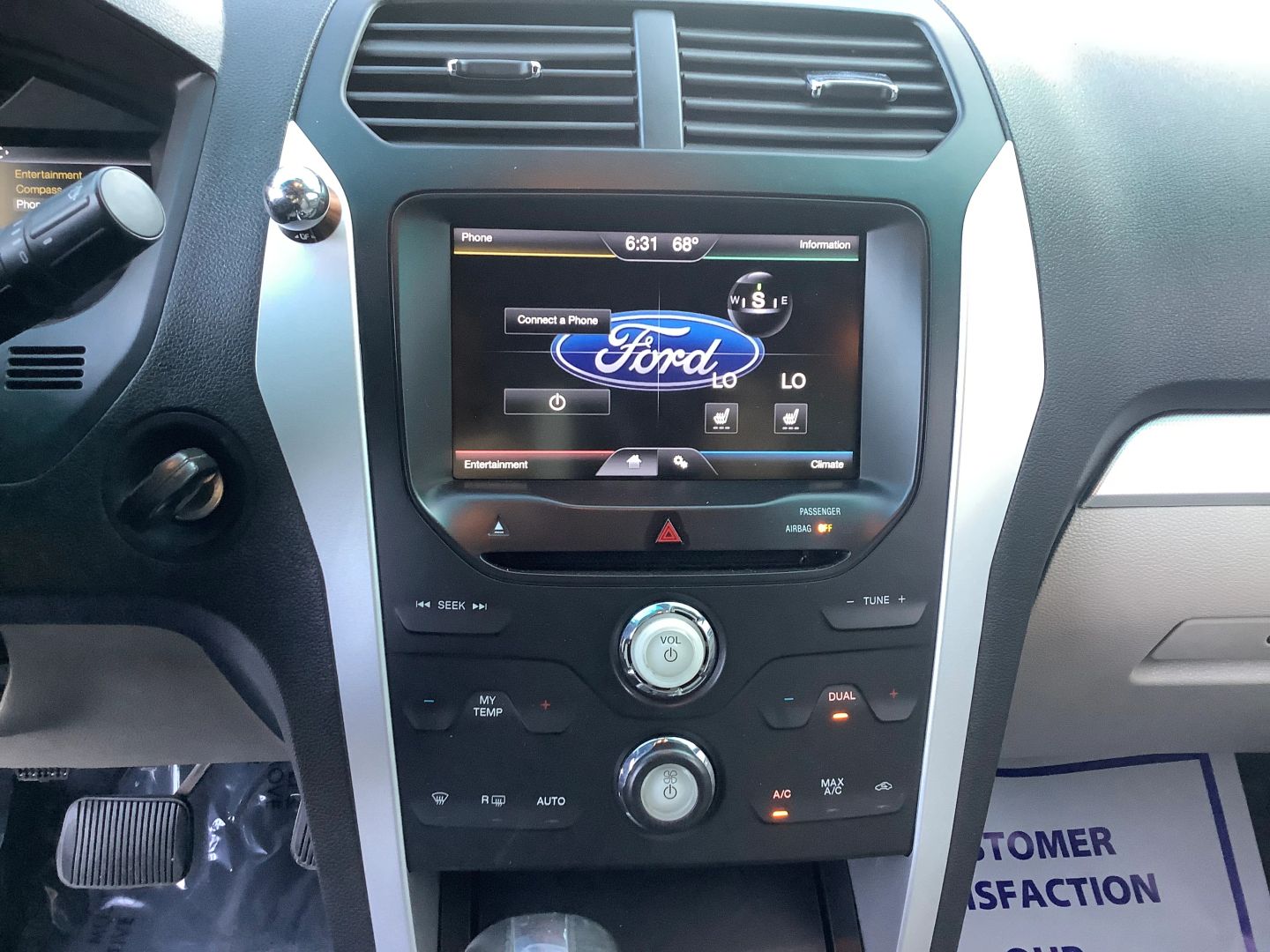 2014 Ford Explorer XLT photo 16