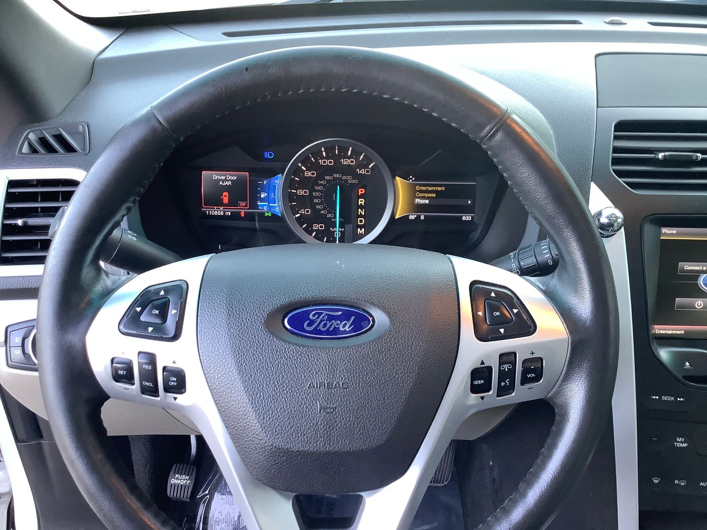 2014 Ford Explorer XLT photo 19