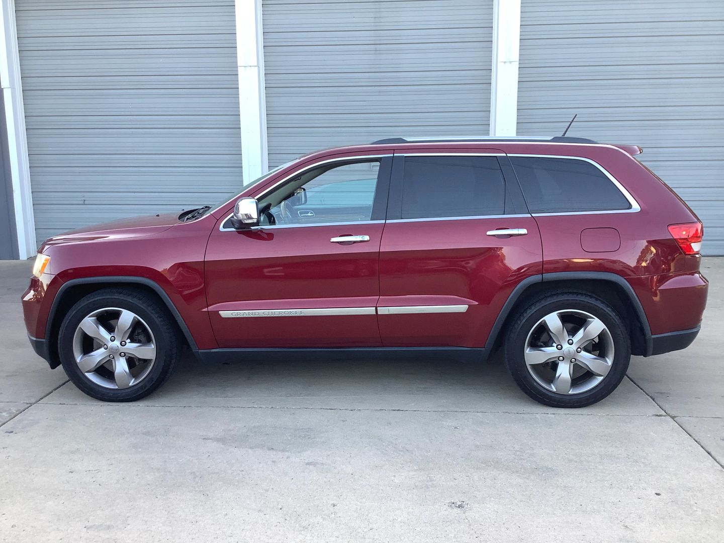 2013 Jeep Grand Cherokee Overland photo 4