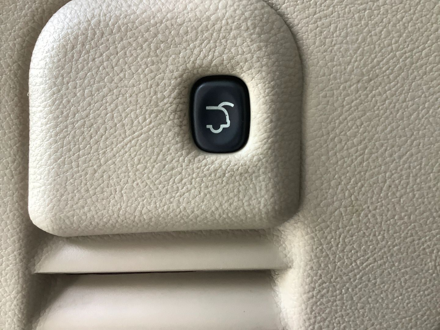 2013 Jeep Grand Cherokee Overland photo 12
