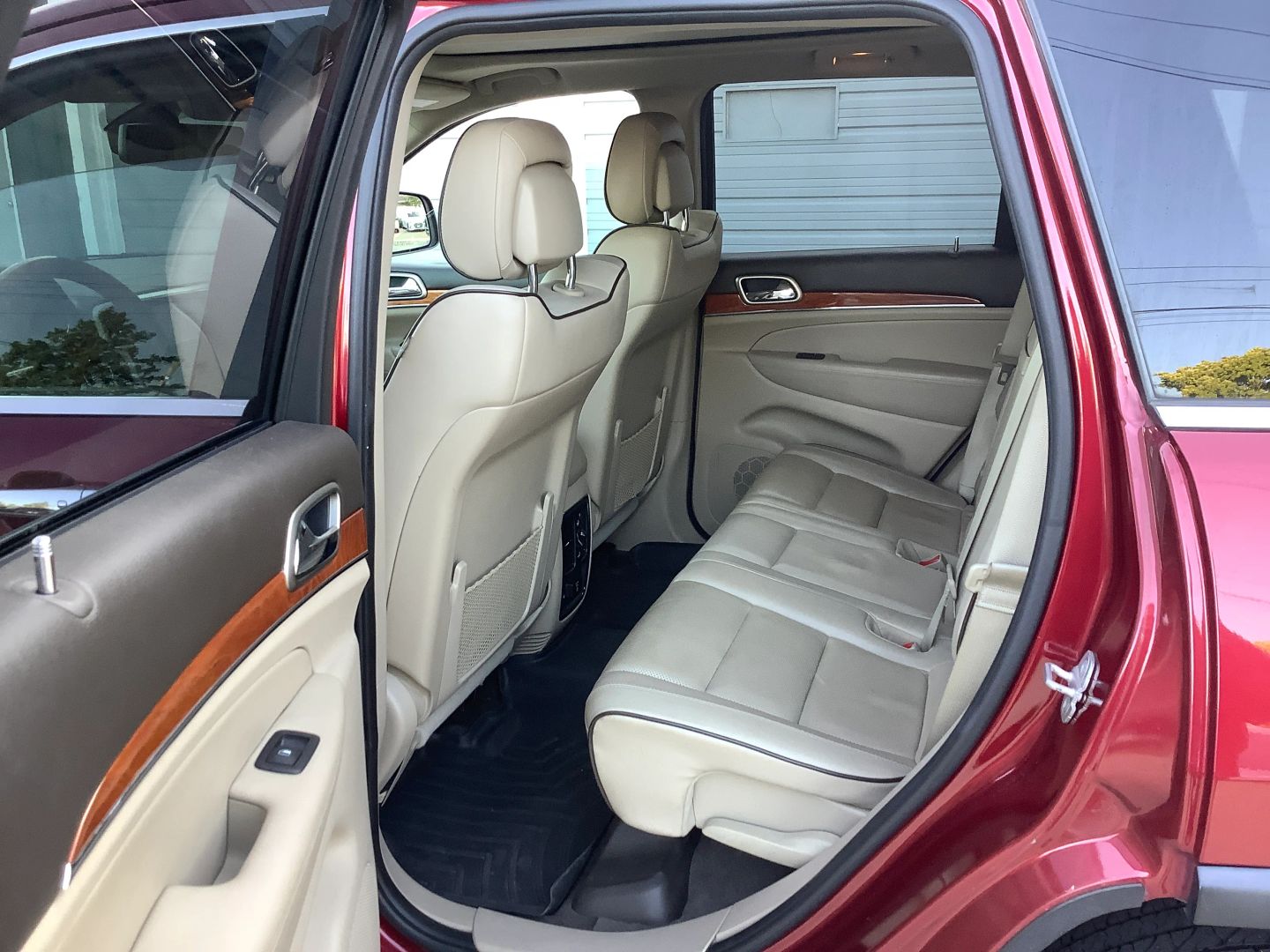 2013 Jeep Grand Cherokee Overland photo 13