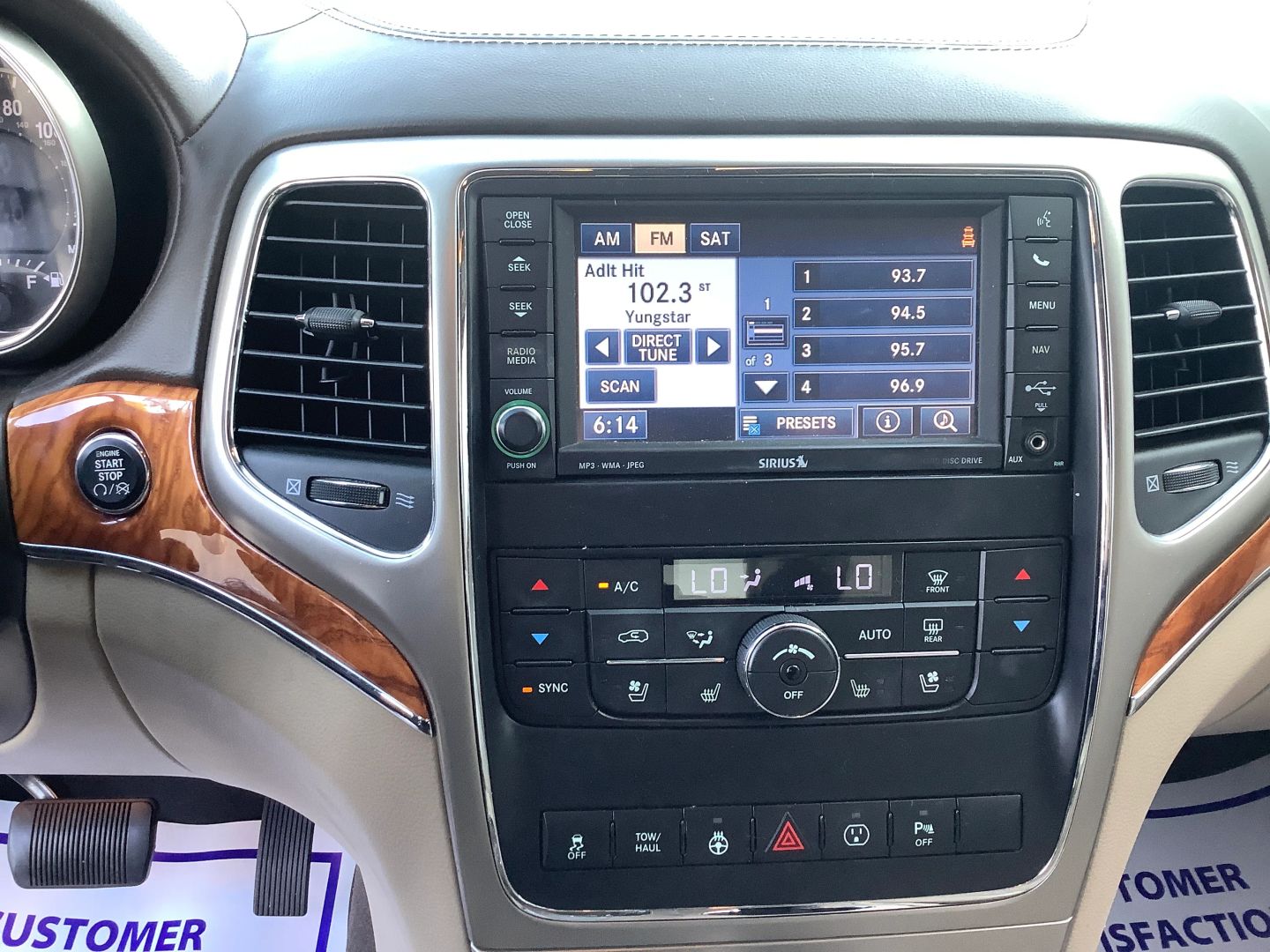 2013 Jeep Grand Cherokee Overland photo 18