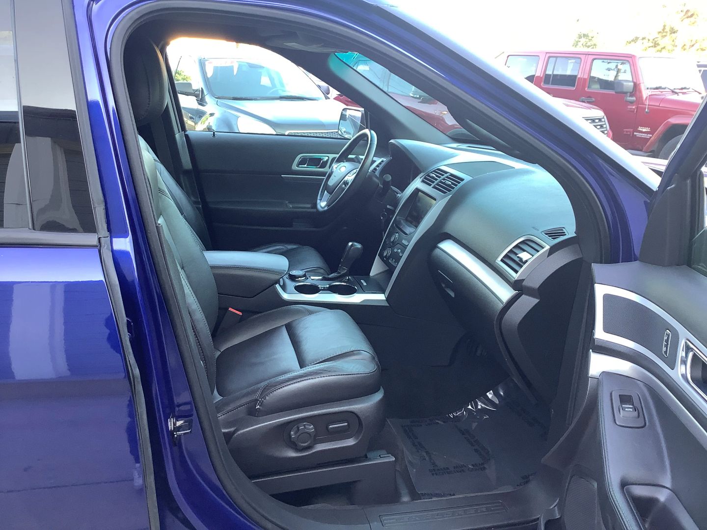 2015 Ford Explorer XLT photo 7
