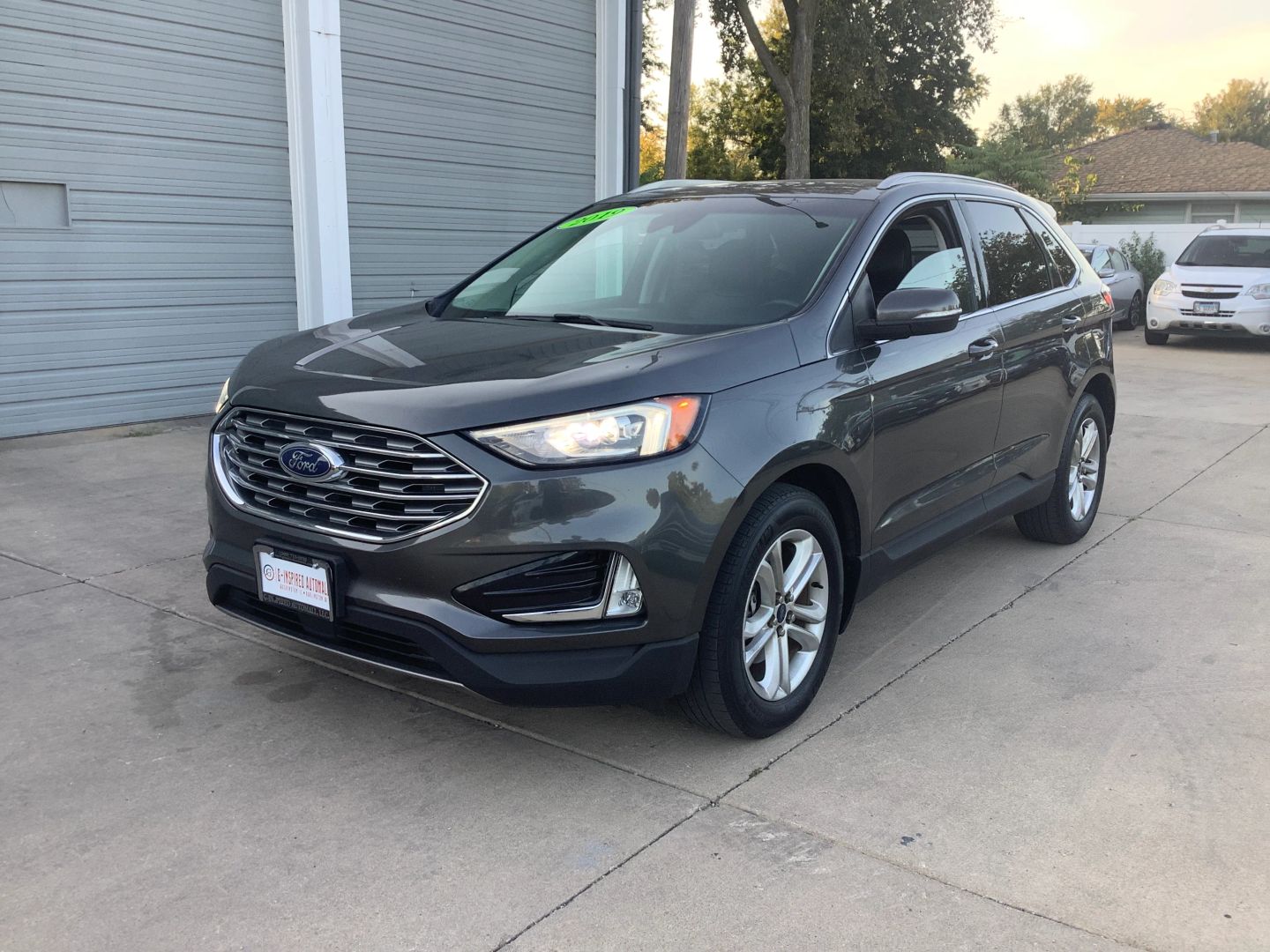 2019 Ford Edge SEL photo 2
