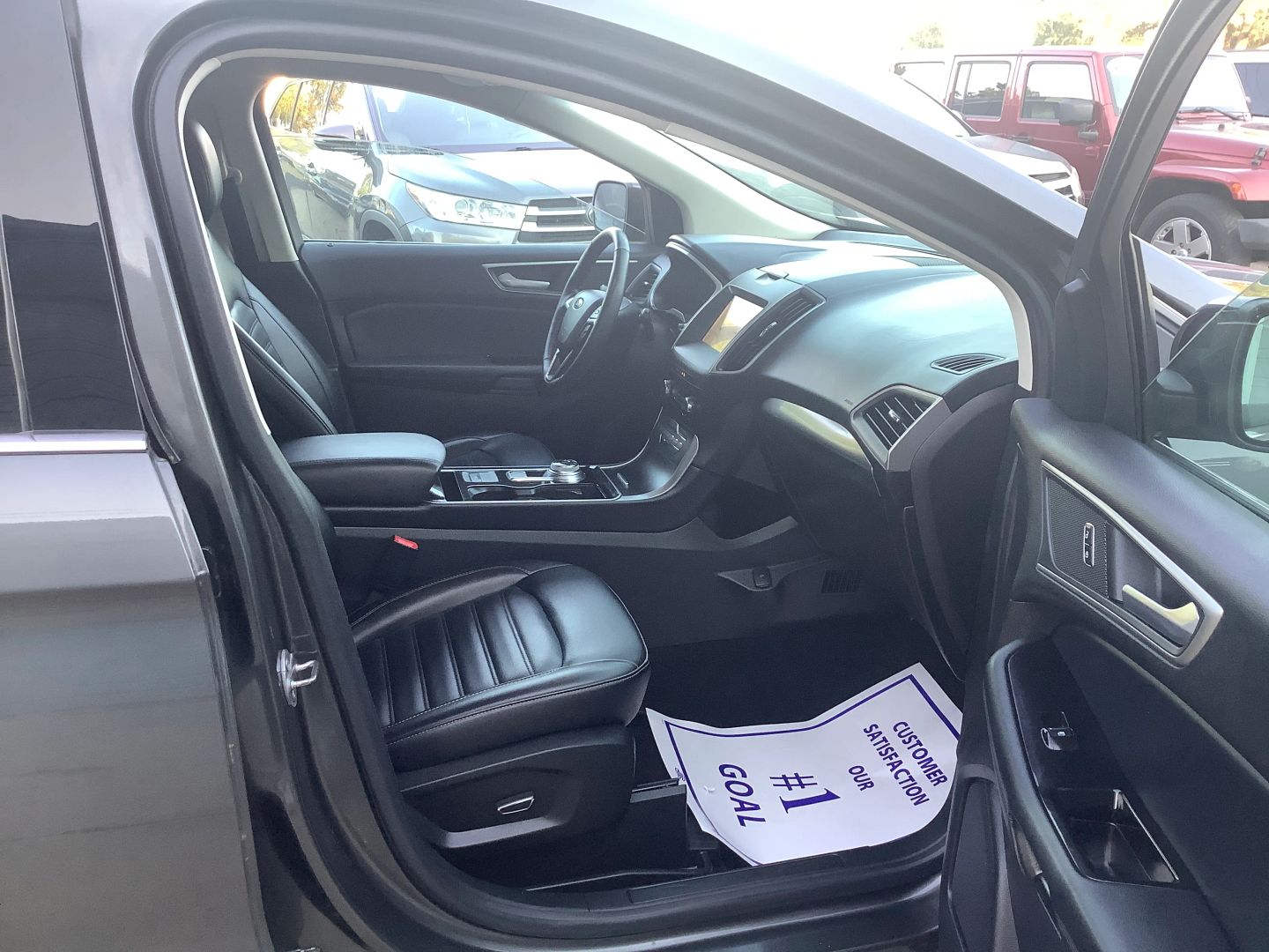 2019 Ford Edge SEL photo 8