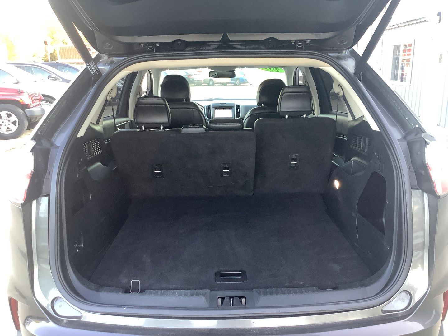 2019 Ford Edge SEL photo 10