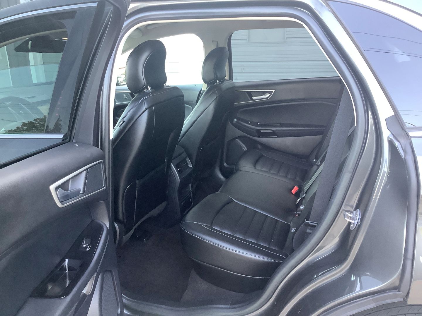 2019 Ford Edge SEL photo 12