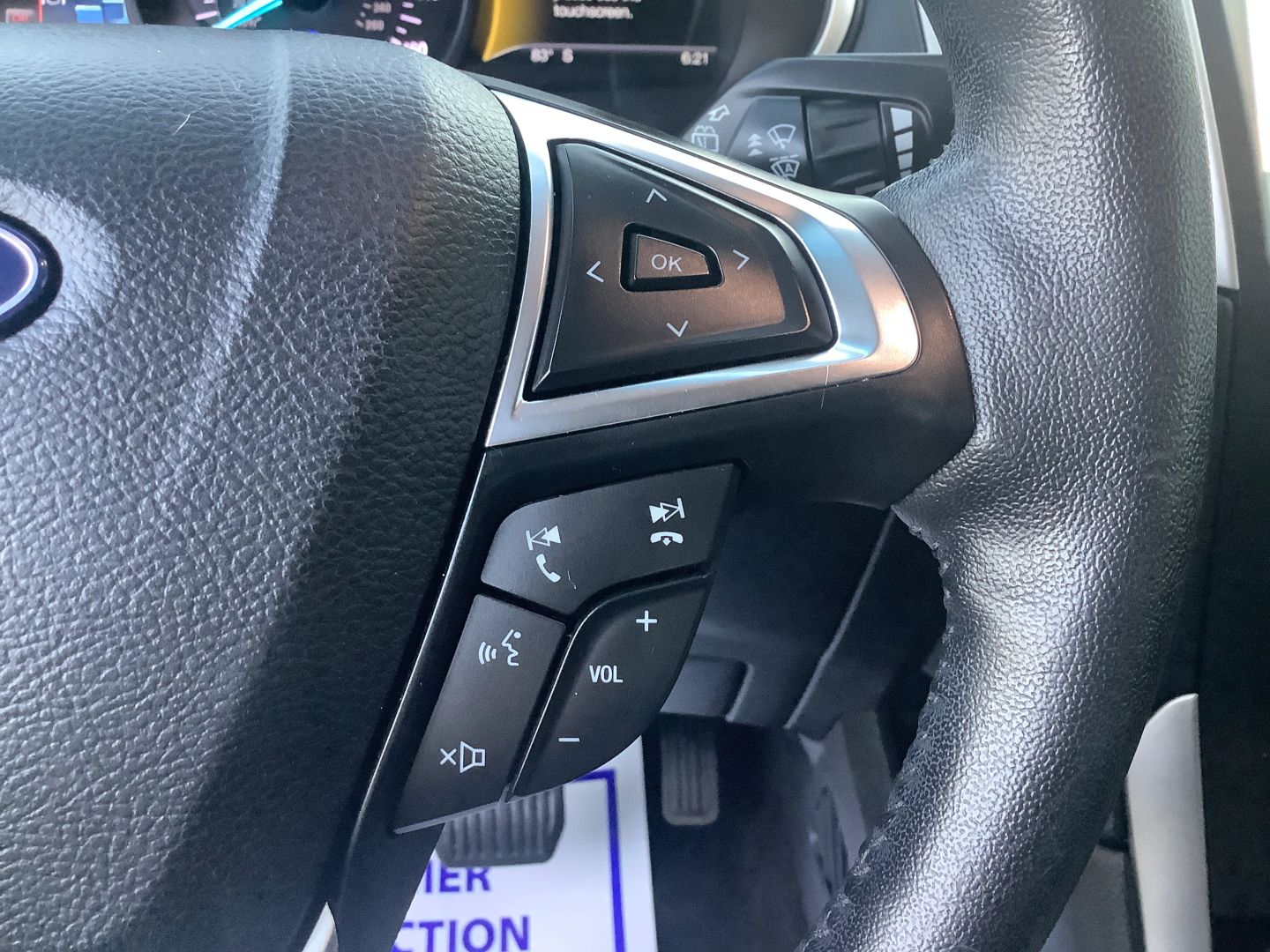 2019 Ford Edge SEL photo 20