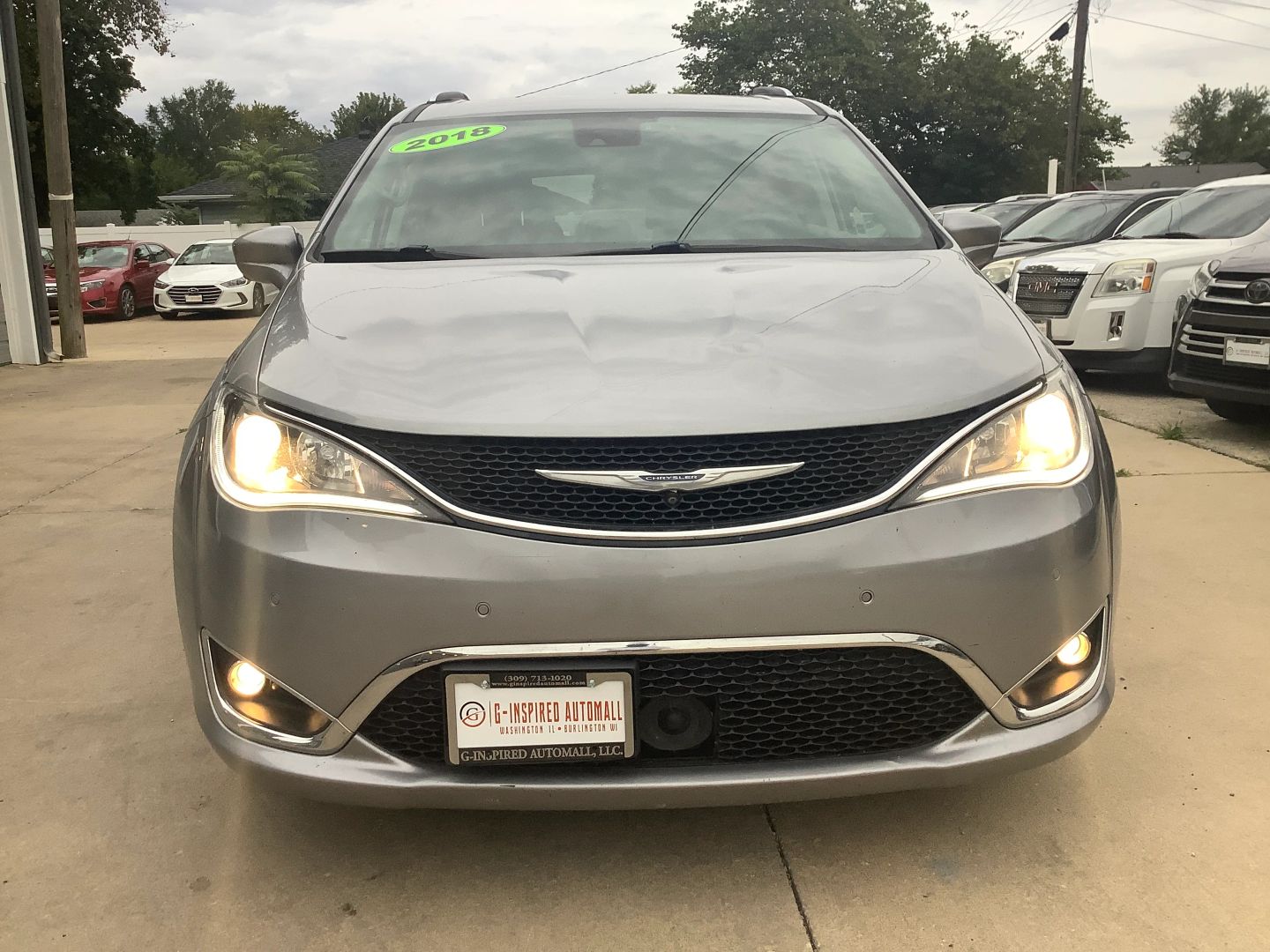 2018 Chrysler Pacifica Touring L photo 2