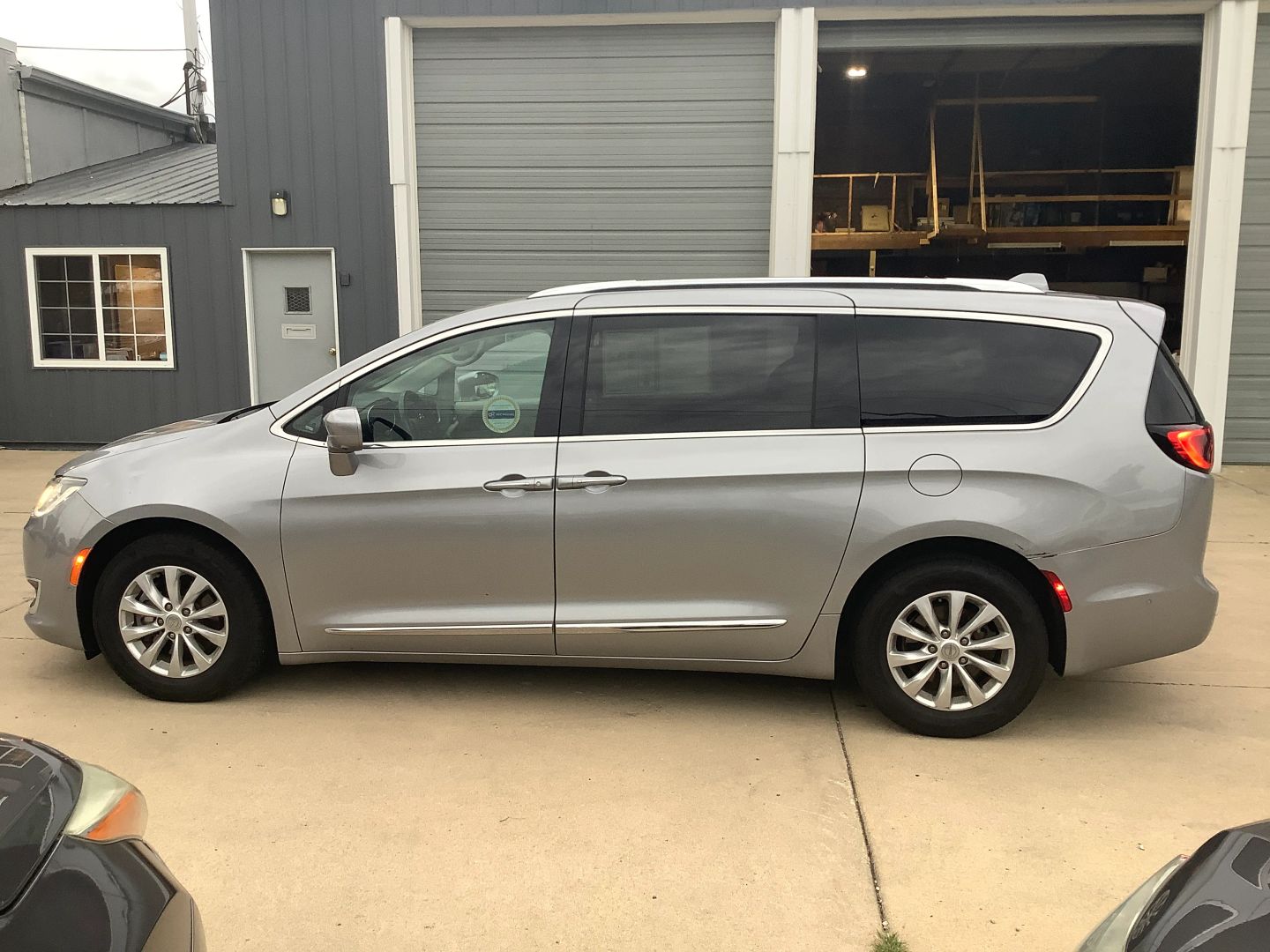 2018 Chrysler Pacifica Touring L photo 4
