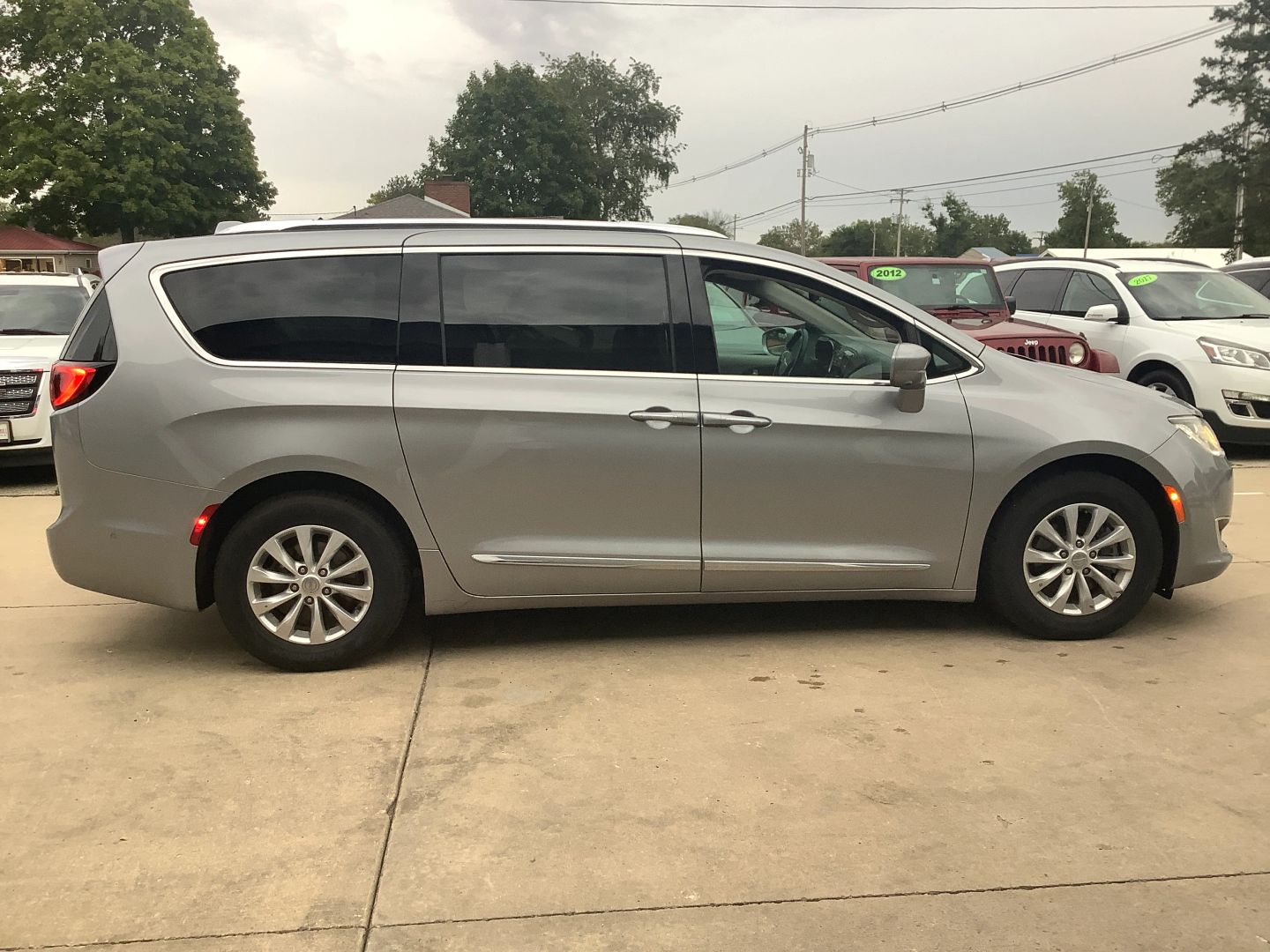 2018 Chrysler Pacifica Touring L photo 8