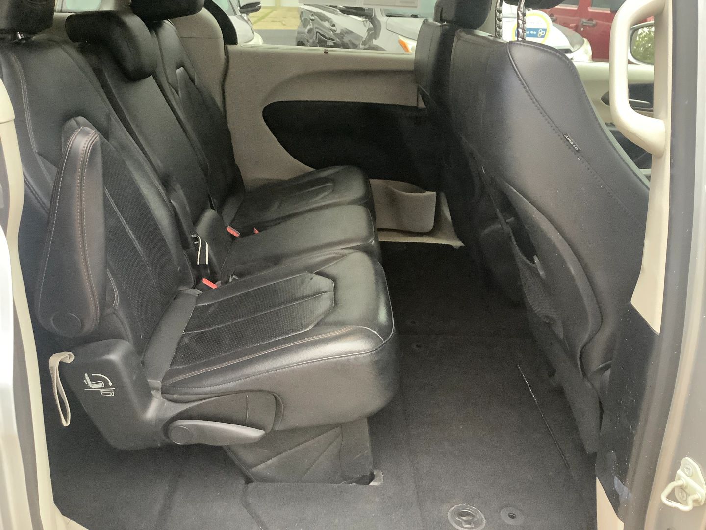 2018 Chrysler Pacifica Touring L photo 10
