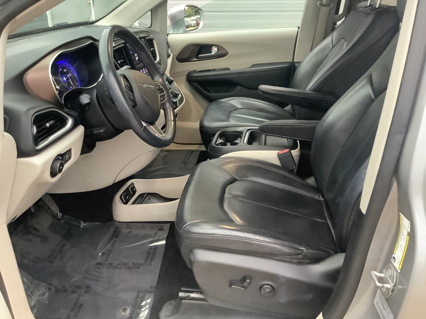 2018 Chrysler Pacifica Touring L photo 15