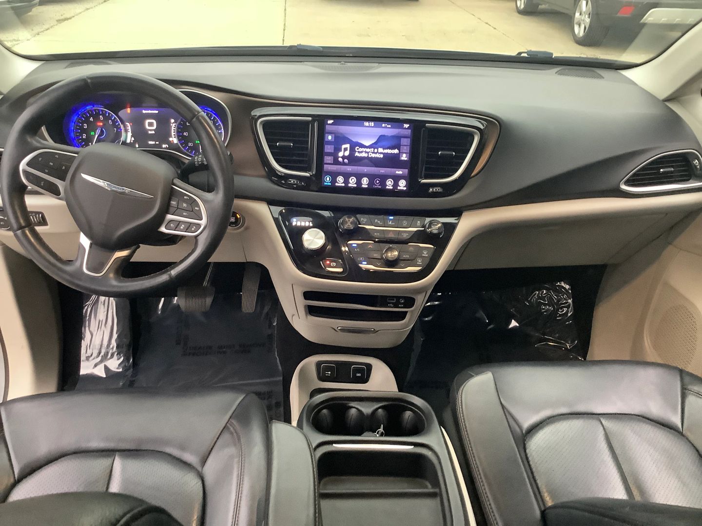 2018 Chrysler Pacifica Touring L photo 16