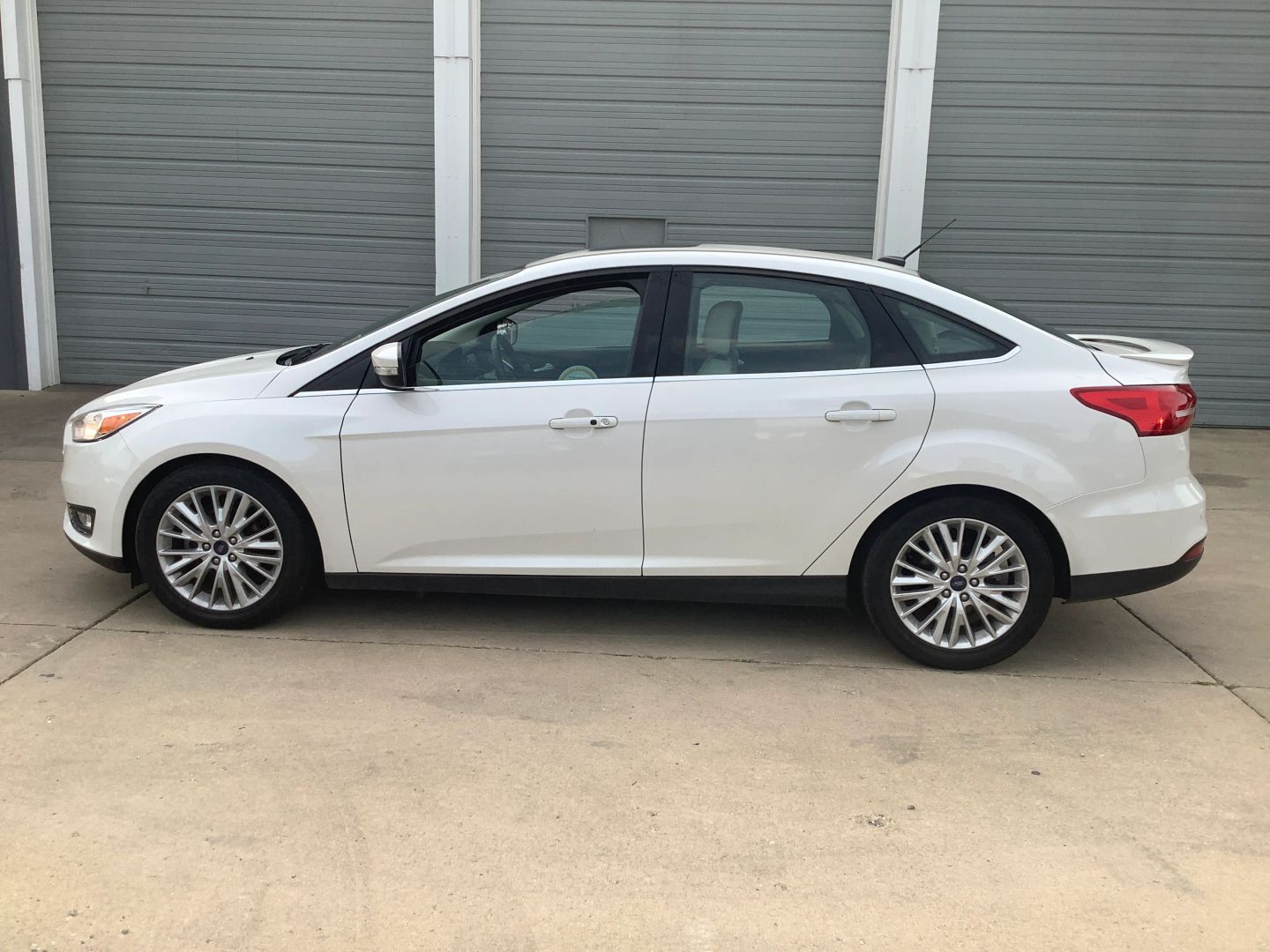 2018 Ford Focus Titanium photo 3
