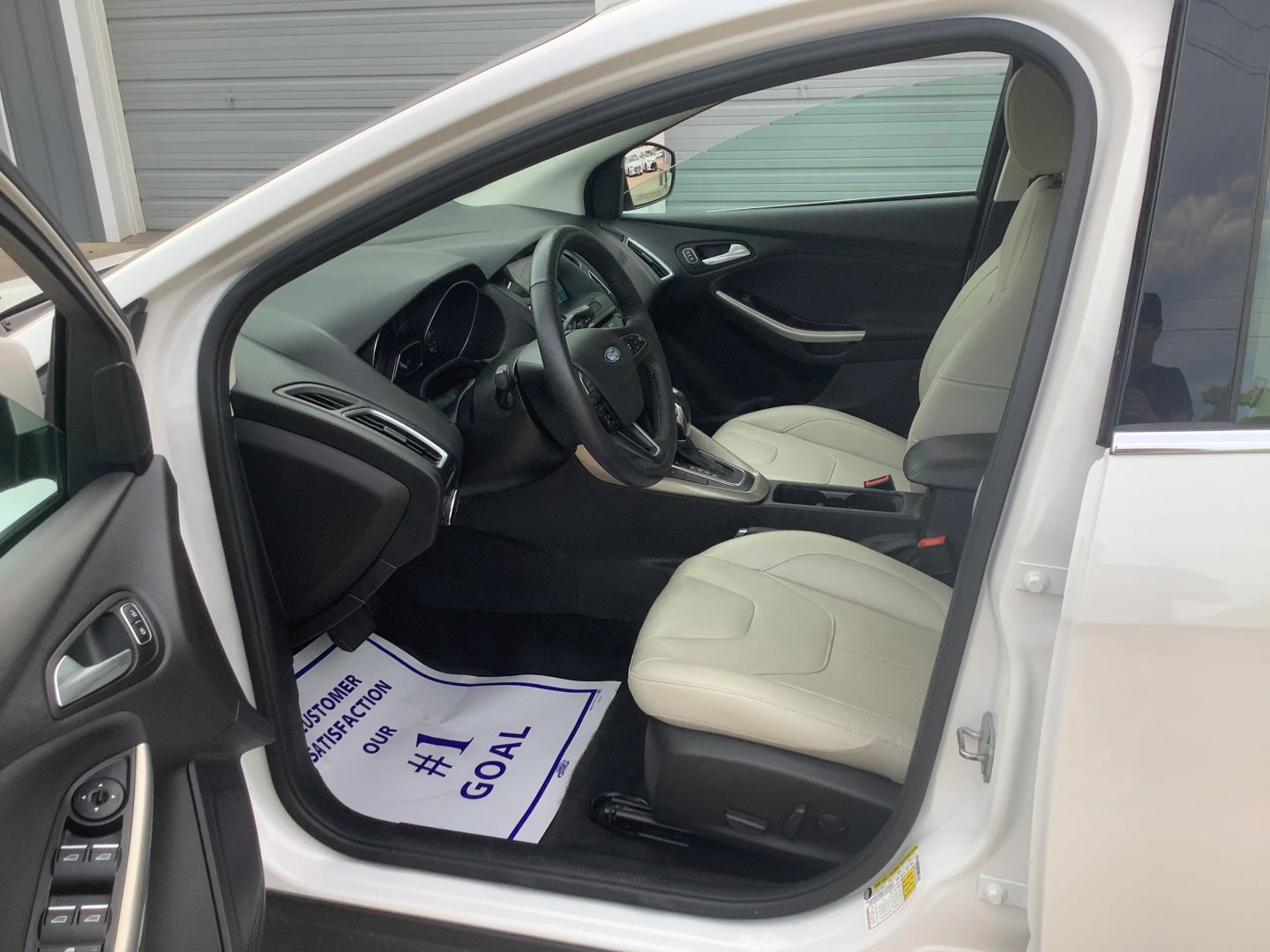 2018 Ford Focus Titanium photo 13