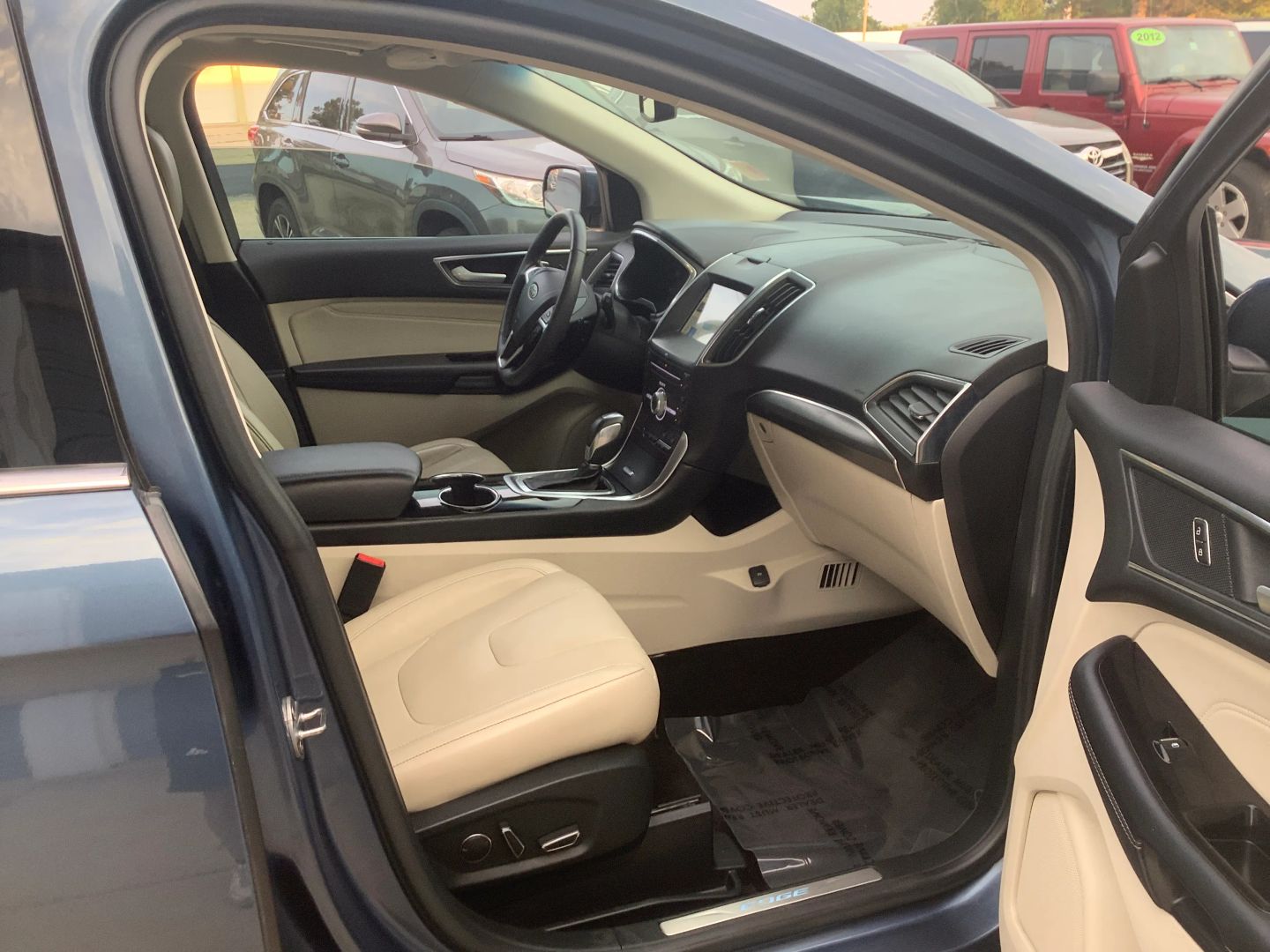 2018 Ford Edge Titanium photo 8