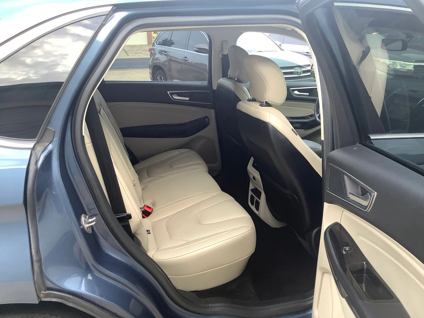 2018 Ford Edge Titanium photo 9