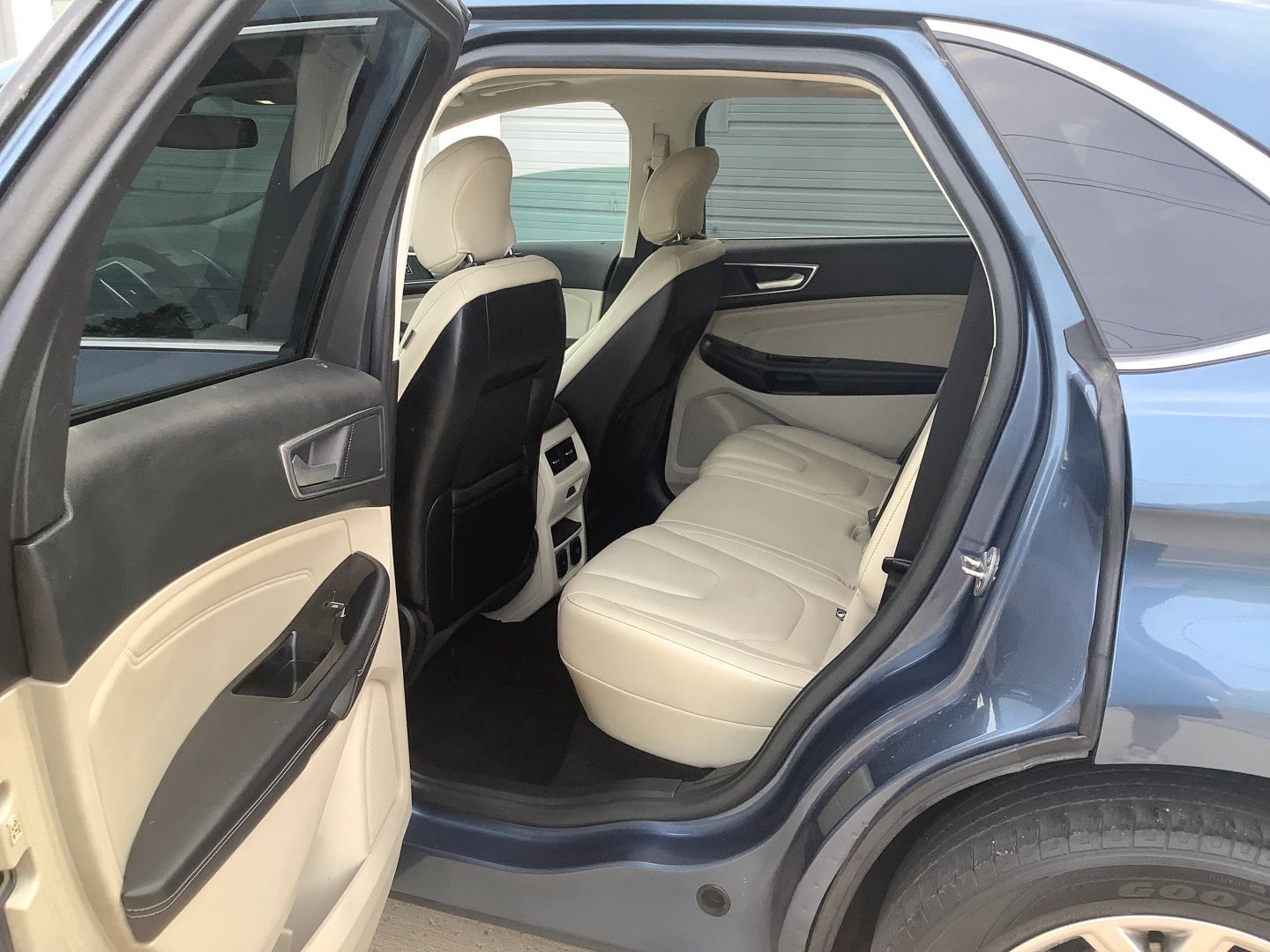 2018 Ford Edge Titanium photo 12