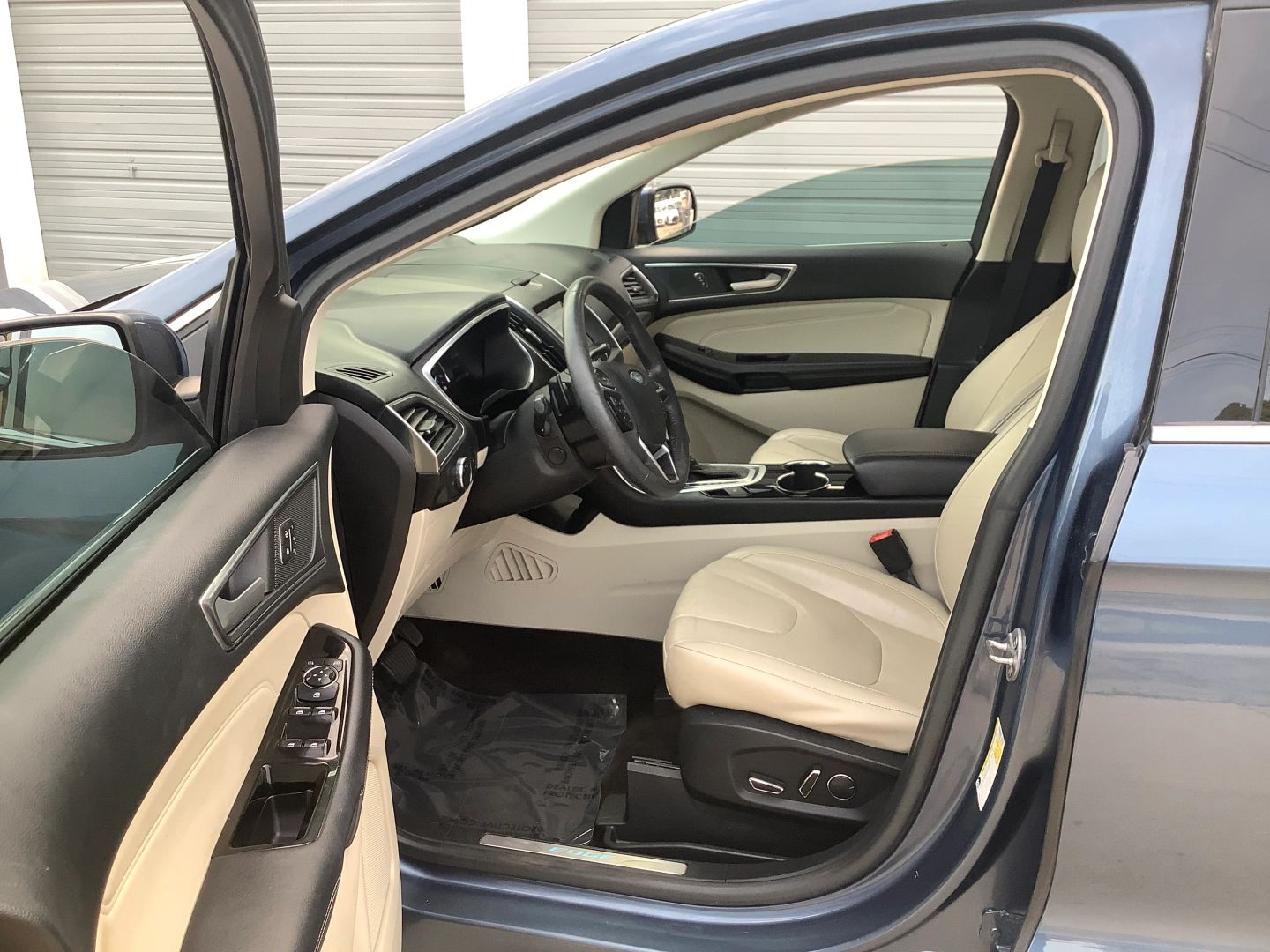 2018 Ford Edge Titanium photo 13