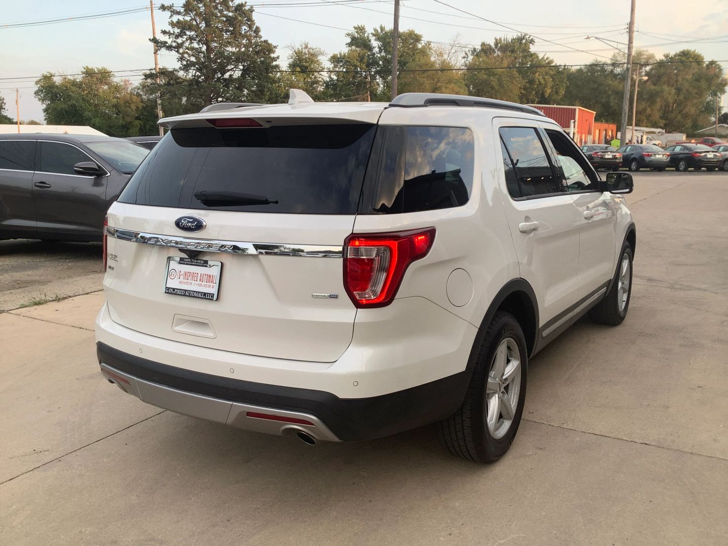 2016 Ford Explorer XLT photo 6