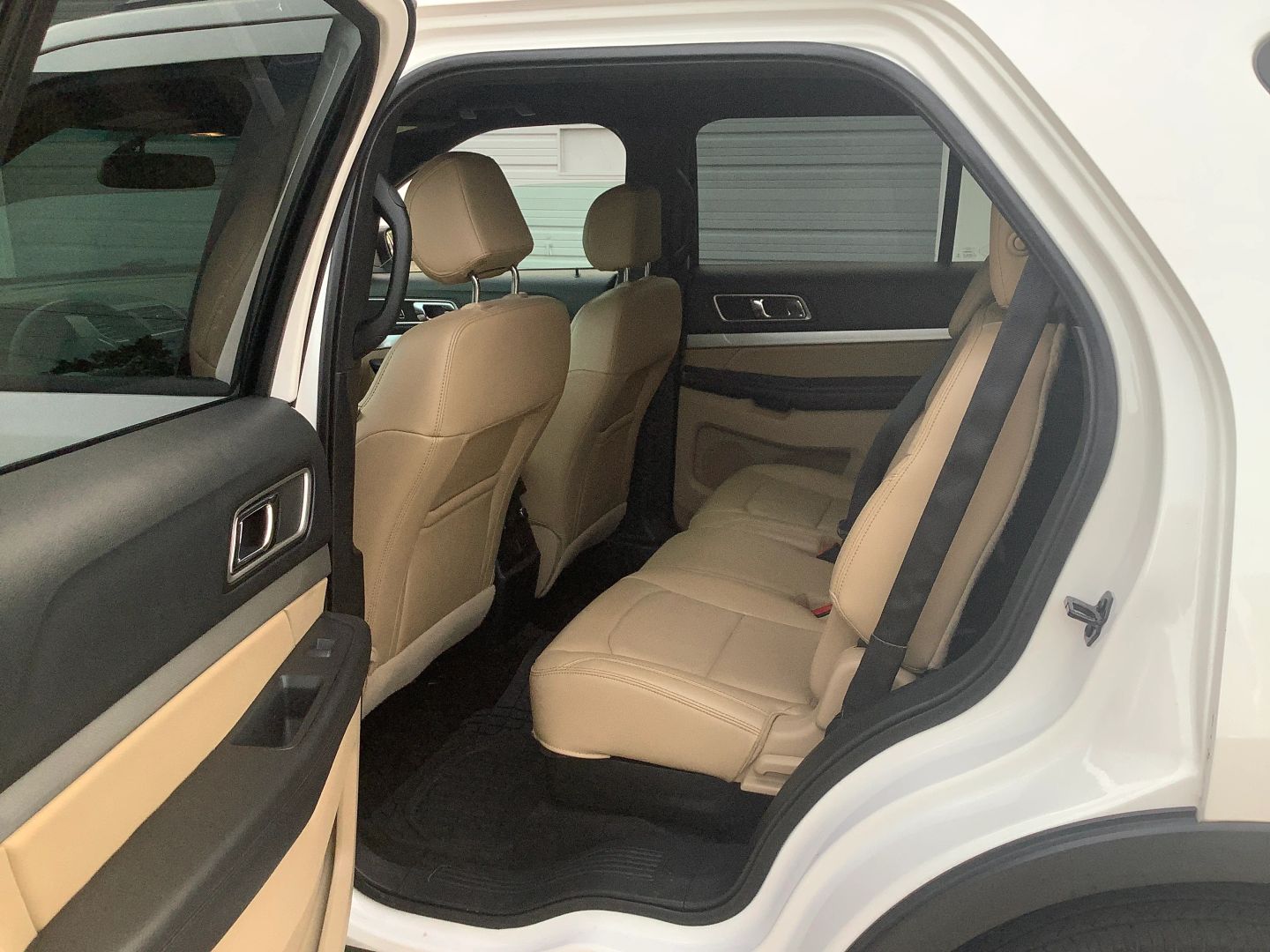 2016 Ford Explorer XLT photo 11
