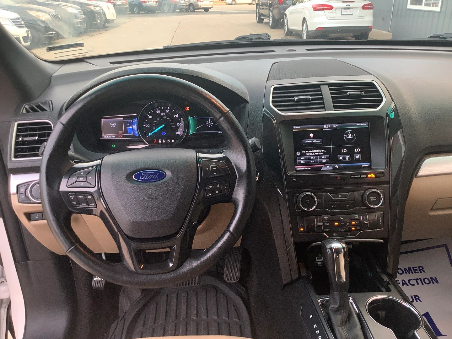 2016 Ford Explorer XLT photo 14