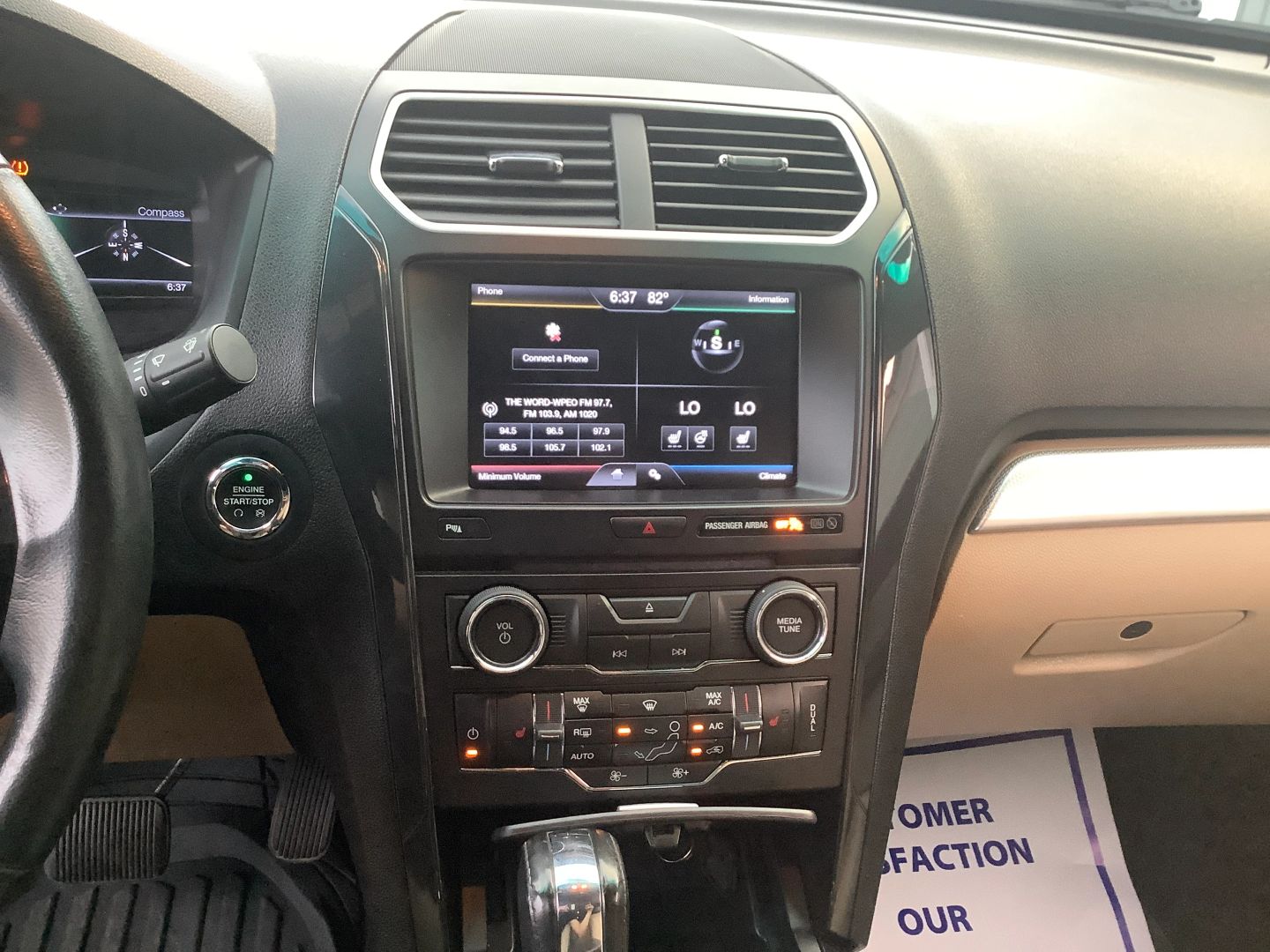 2016 Ford Explorer XLT photo 15