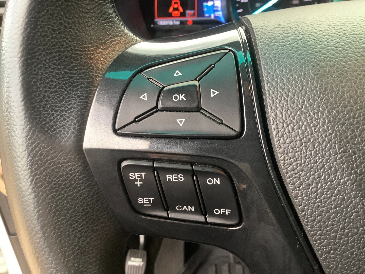 2016 Ford Explorer XLT photo 21
