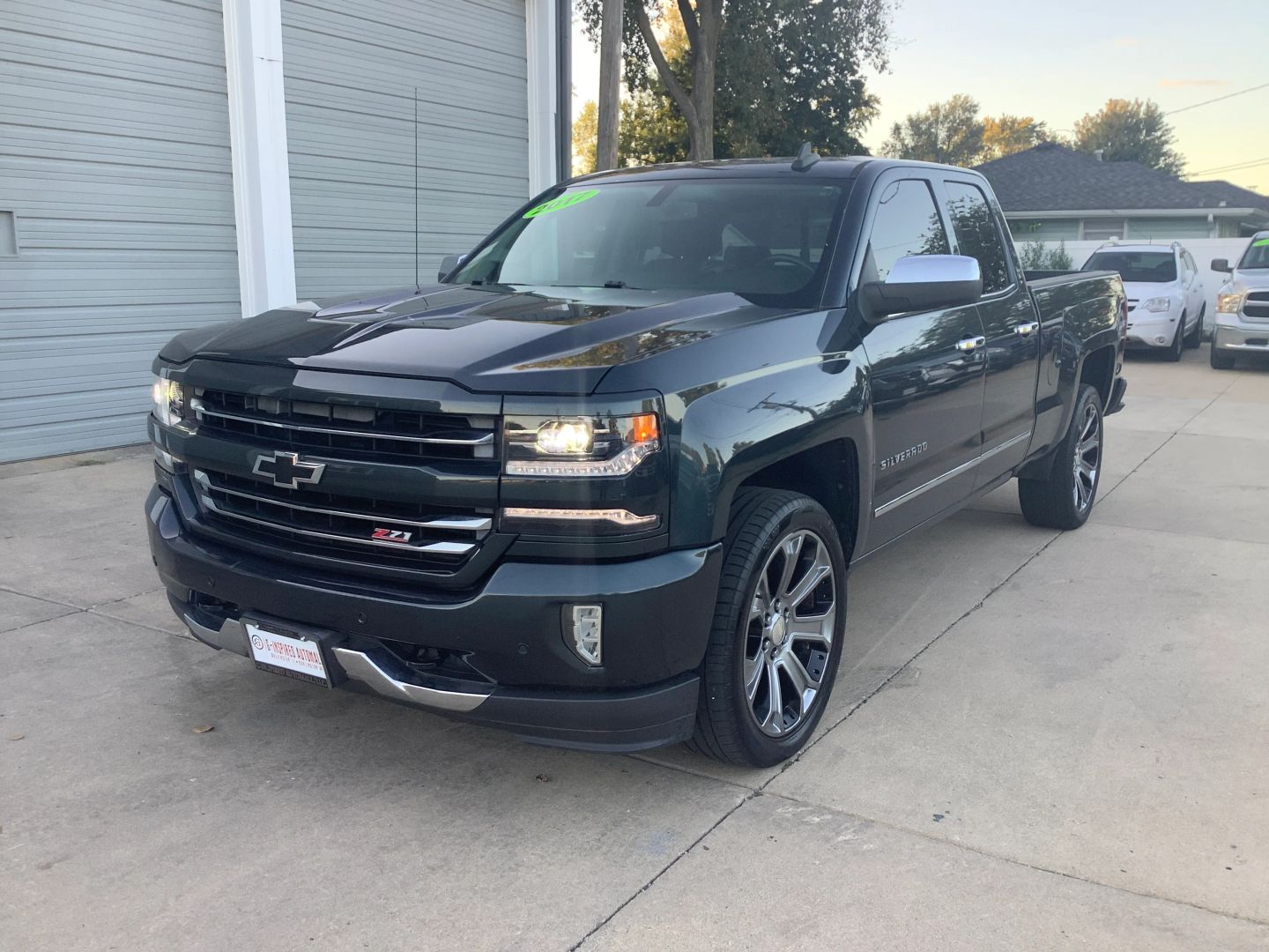 2017 Chevrolet Silverado 1500 LTZ photo 3
