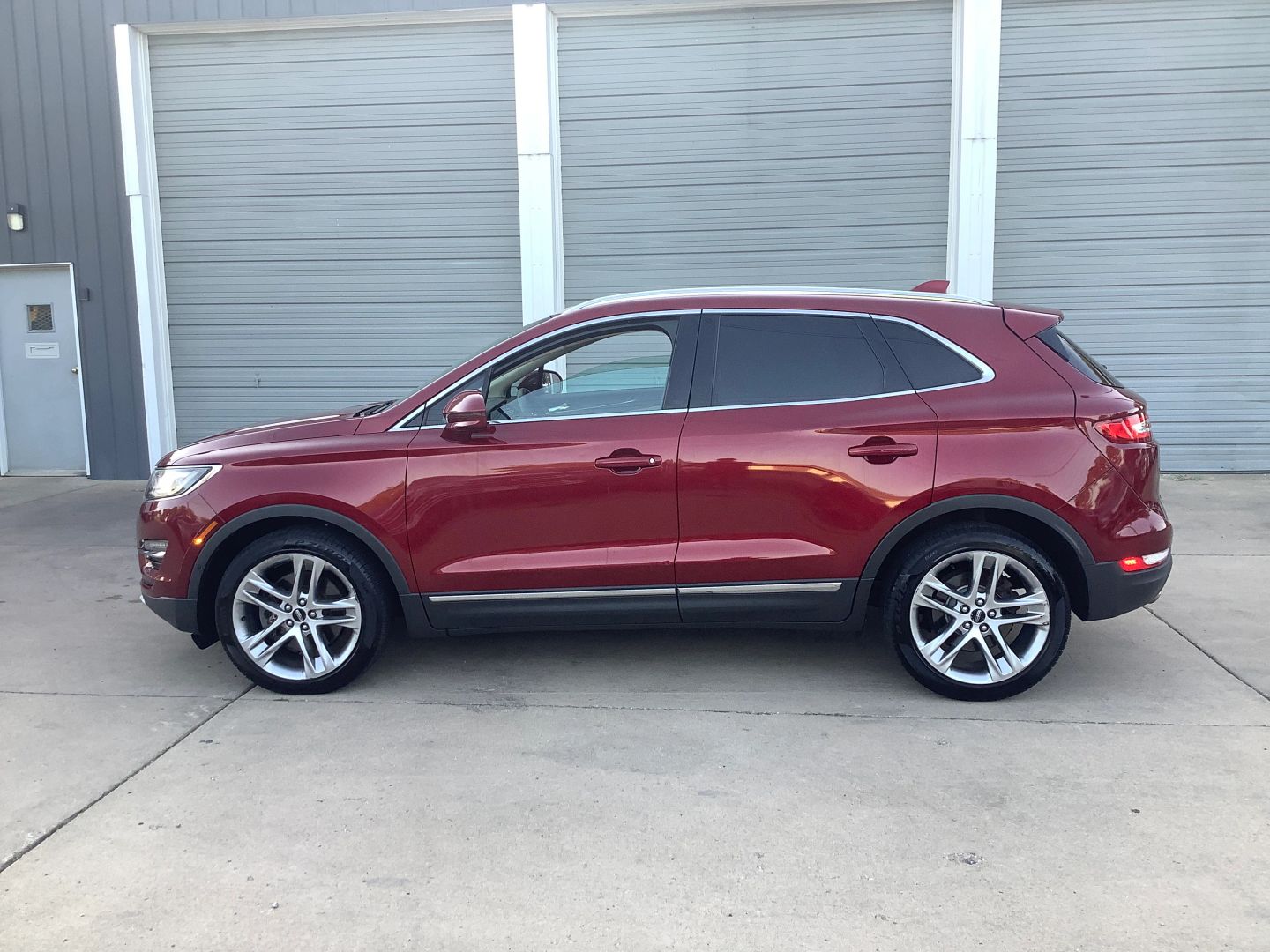 2017 Lincoln MKC Reserve photo 3