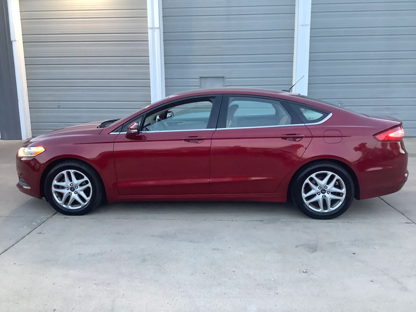 2013 Ford Fusion SE photo 4