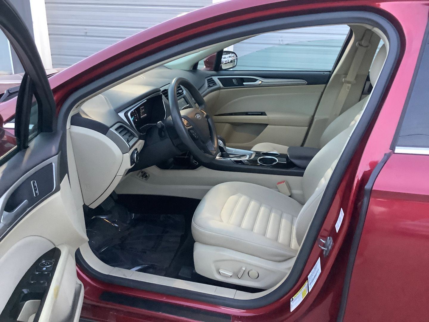 2013 Ford Fusion SE photo 13
